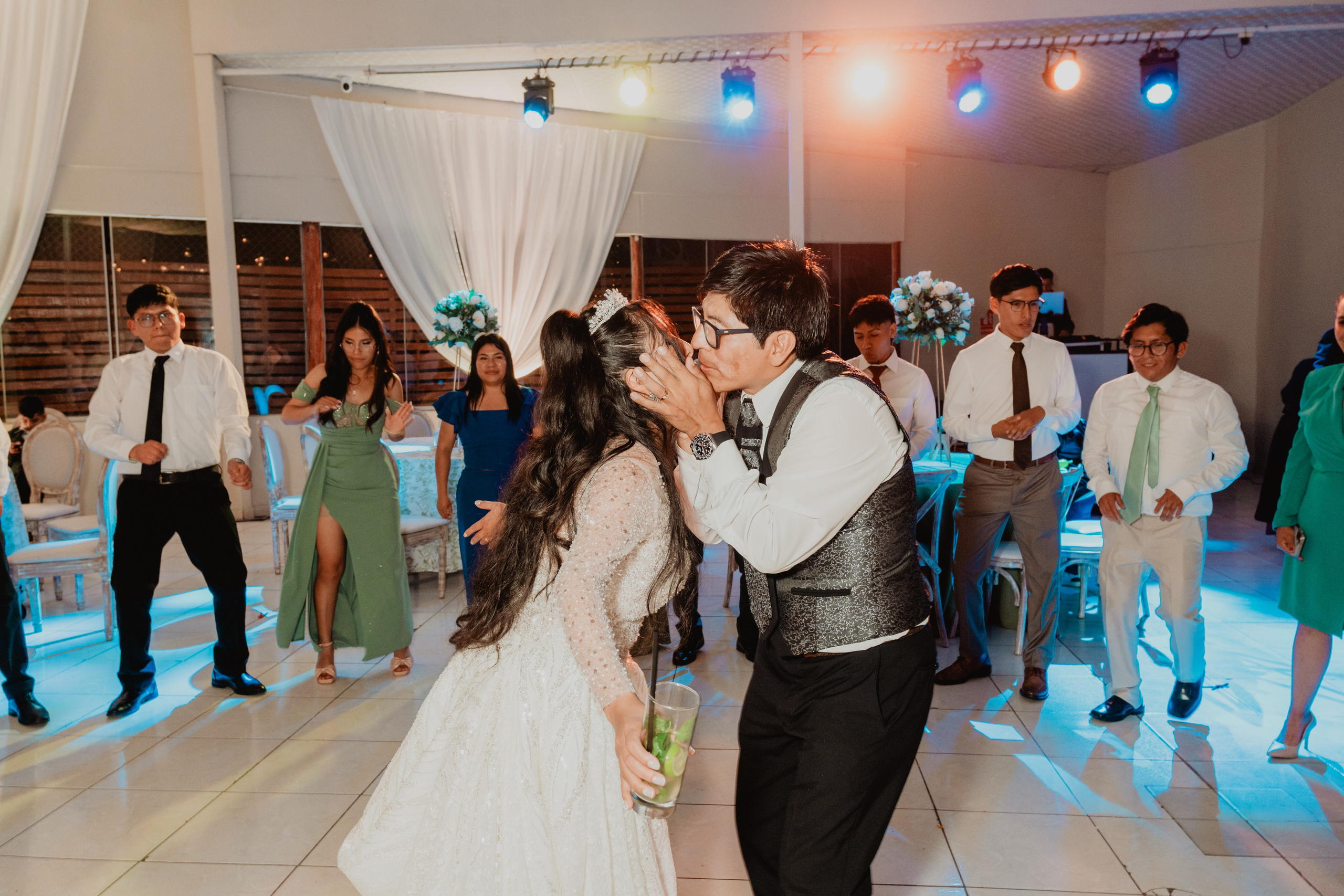 FERNANDO + MARIBEL | BODA RELIGIOSA. Studio KVTA | Fotografía y Video de Bodas en Arequipa