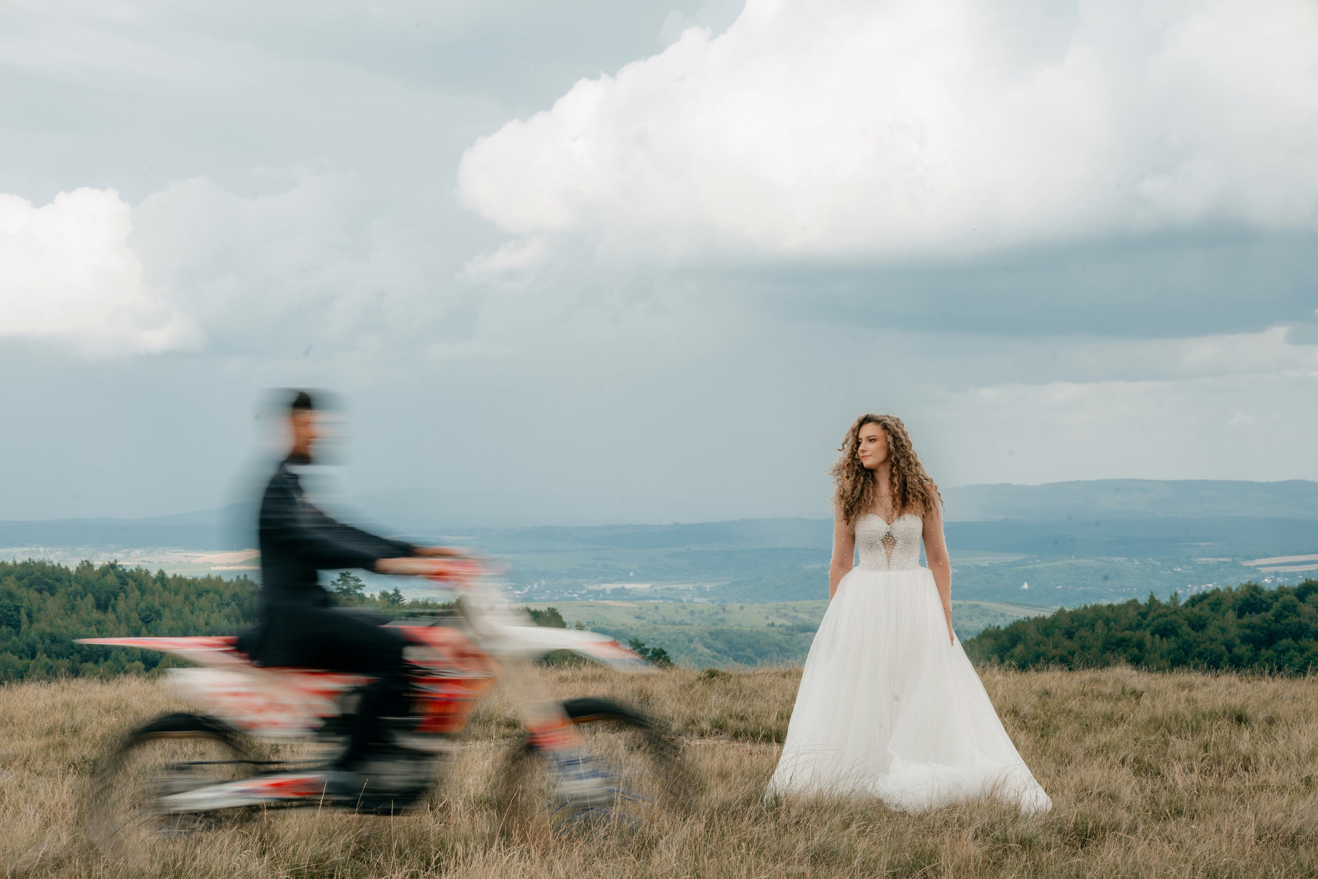 Andreea & Valentin. Raw Studio. Fotograful tau de nunta!