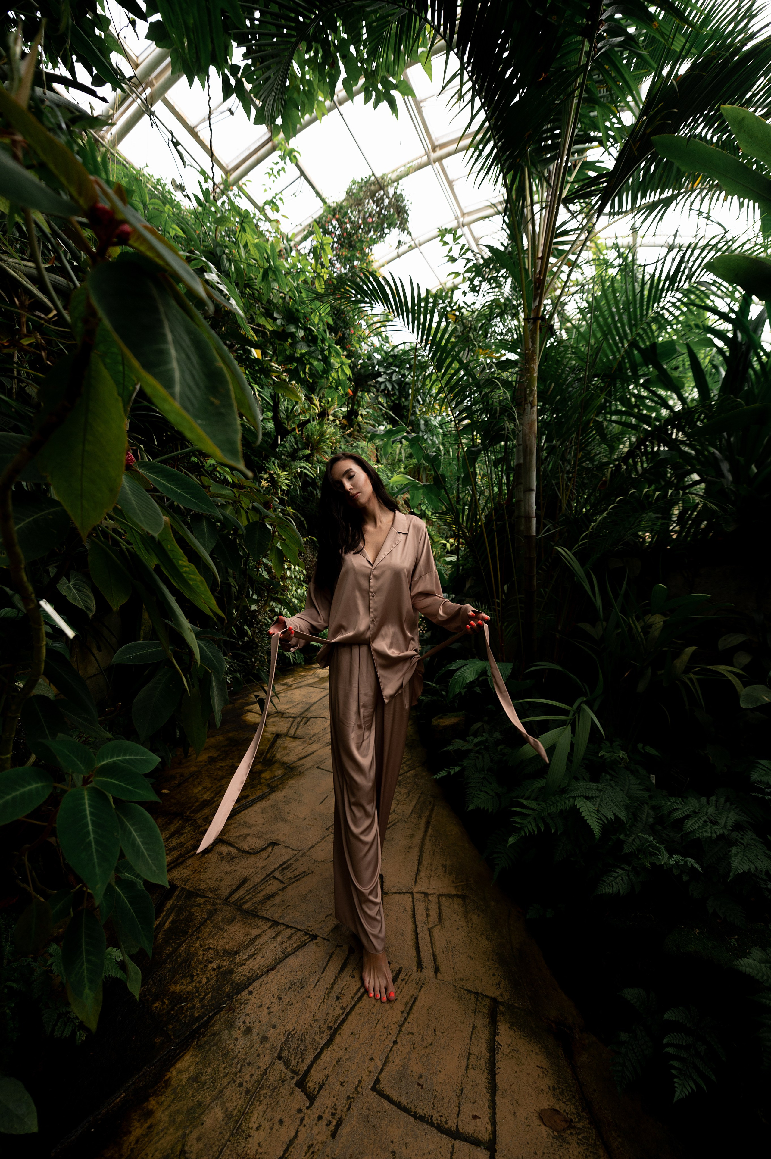 CannaXlife CBD products. ANNA-MARIA PHOTO CONTENT CREATOR — фотограф, эстет, художник и визуальный эксперт в Instagram, работающий в Праге