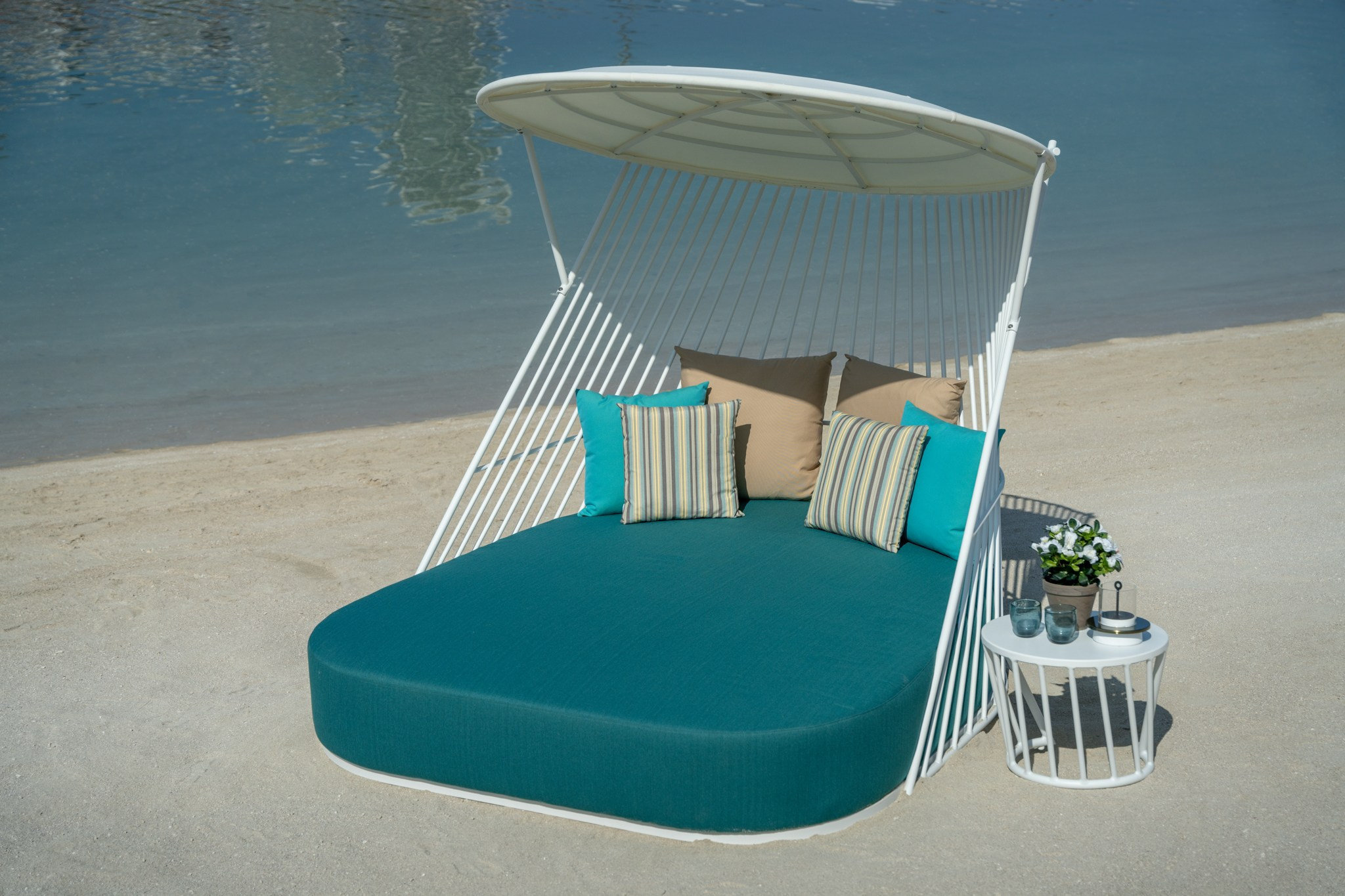 Suncoast Outdoor Furniture | Palm Jumeirh | set 1. Zakhar Leshkov Photo
