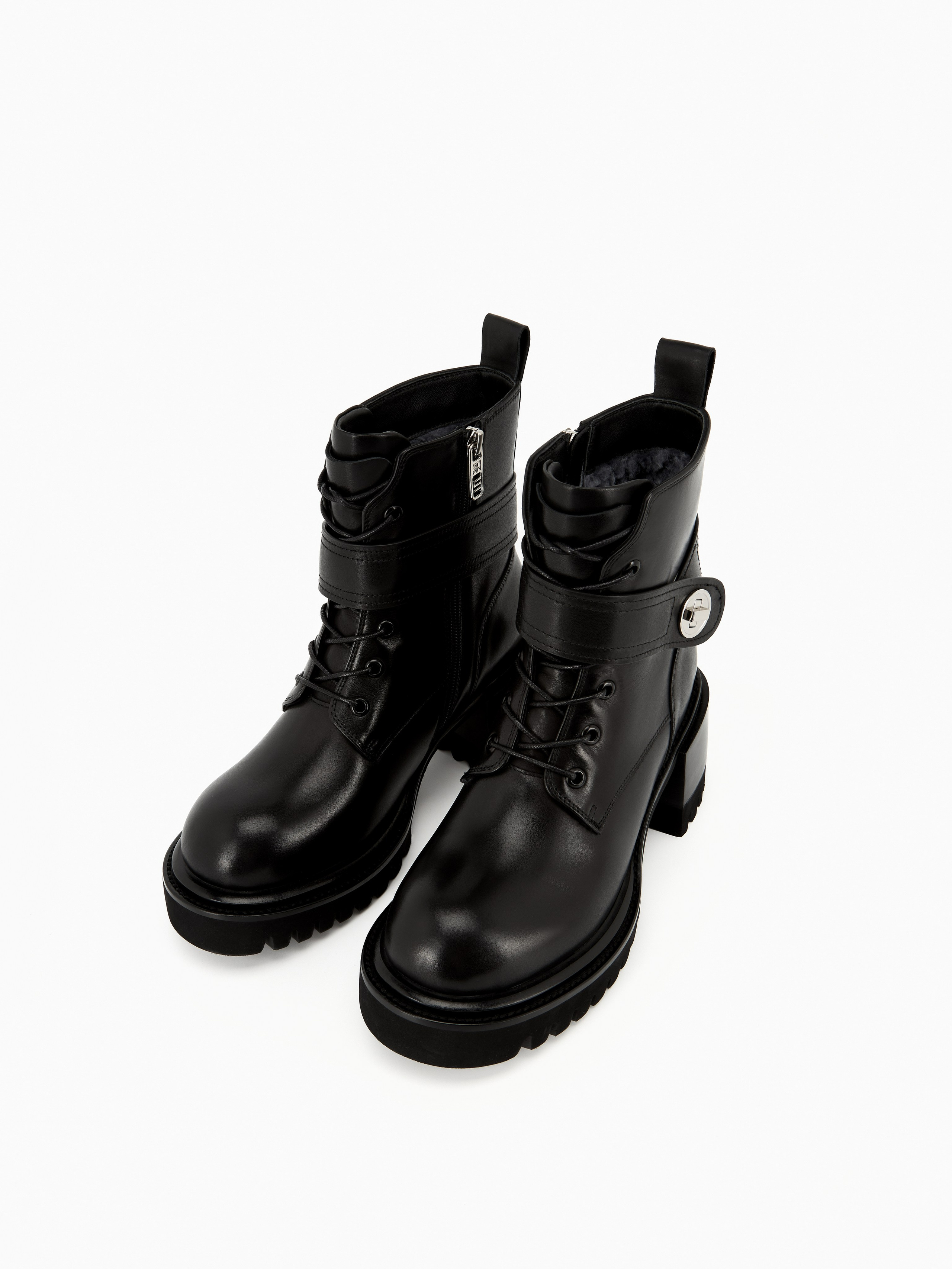 Обувь. Предметная фотосъемка в Алматы. Студия фото и видео съемки товаров