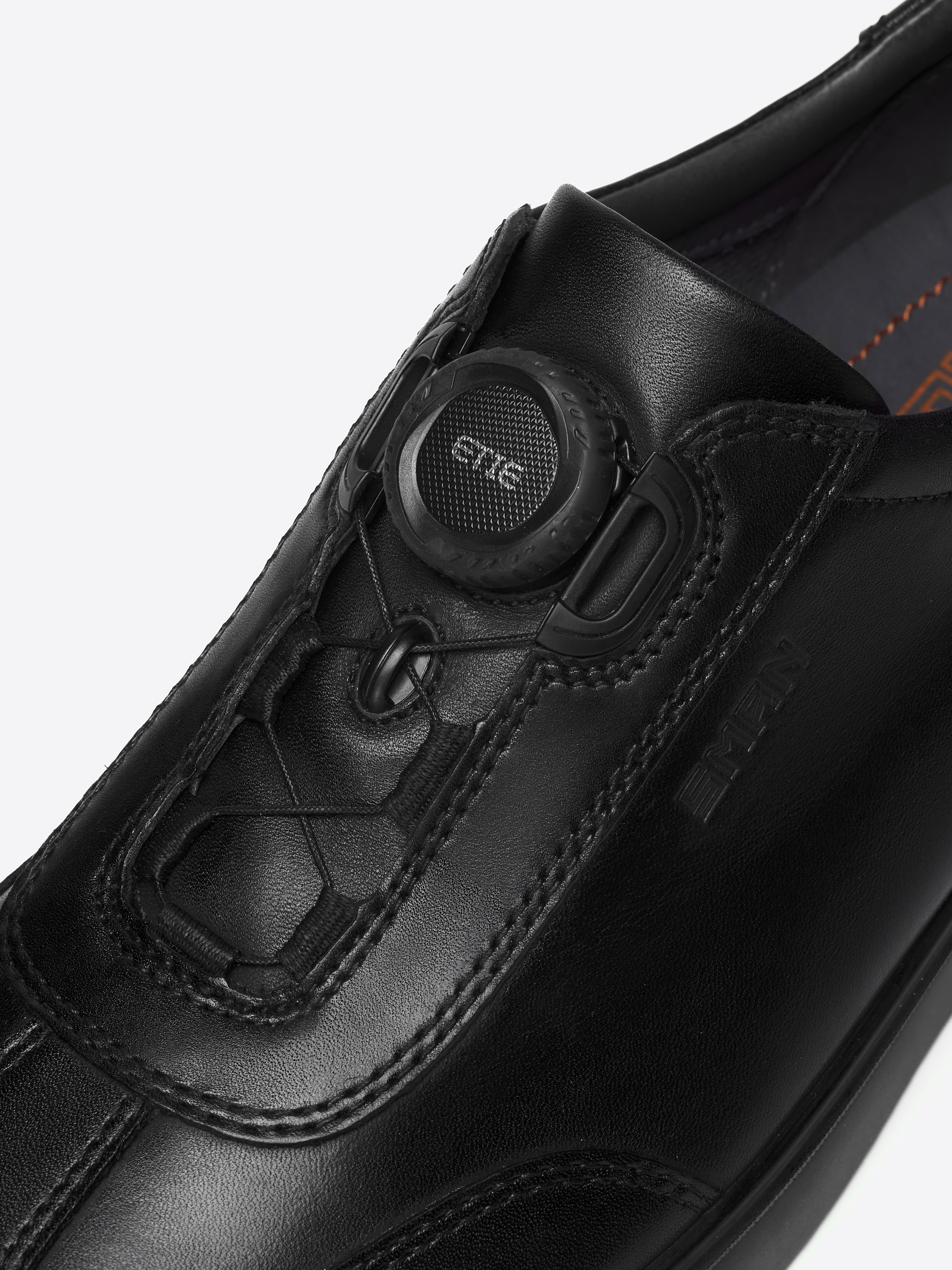 Обувь. Предметная фотосъемка в Алматы. Студия фото и видео съемки товаров