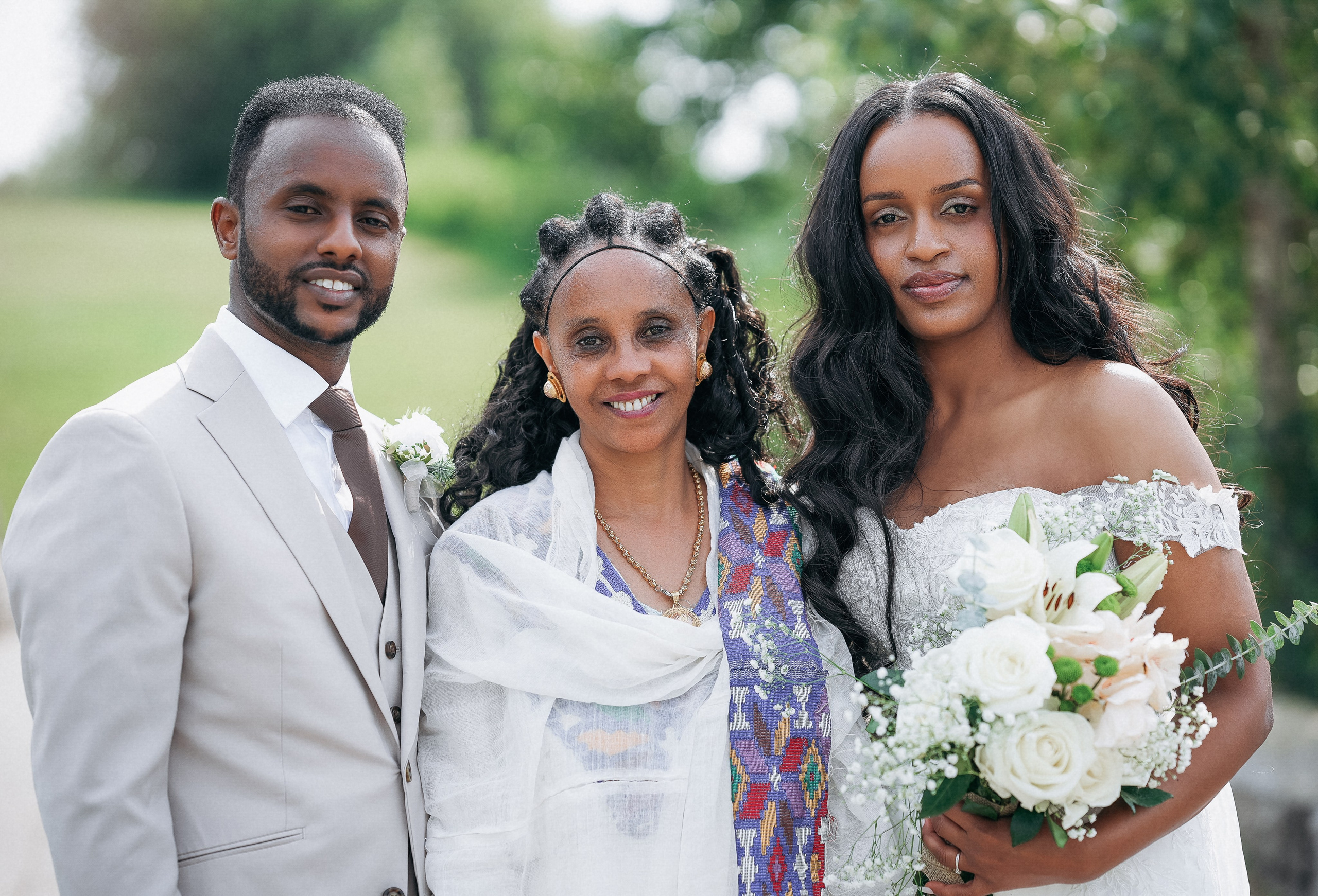 WEDDINGS. Calgary Portrait & Family and Child Photographer