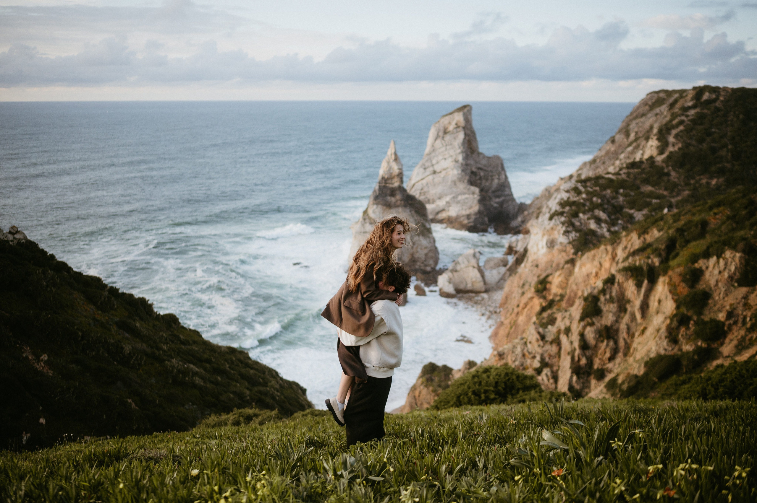 Praia da Ursa – ședință foto de cuplu într-un loc magic din Portugalia. Valentin Melen — wedding photographer
