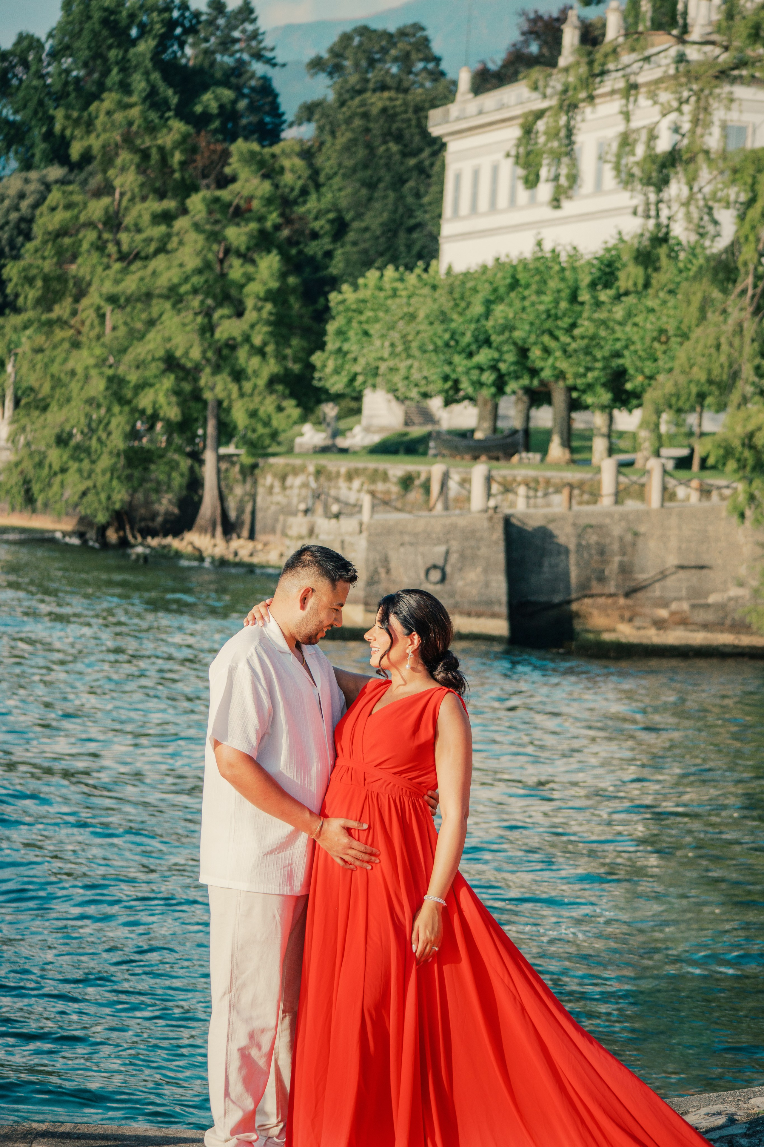 Maternity photosessions Milano and lake Como Bellagio. Wedding and elopement photographer Italy Tuscany Como Milan Pavia Marija Galaka