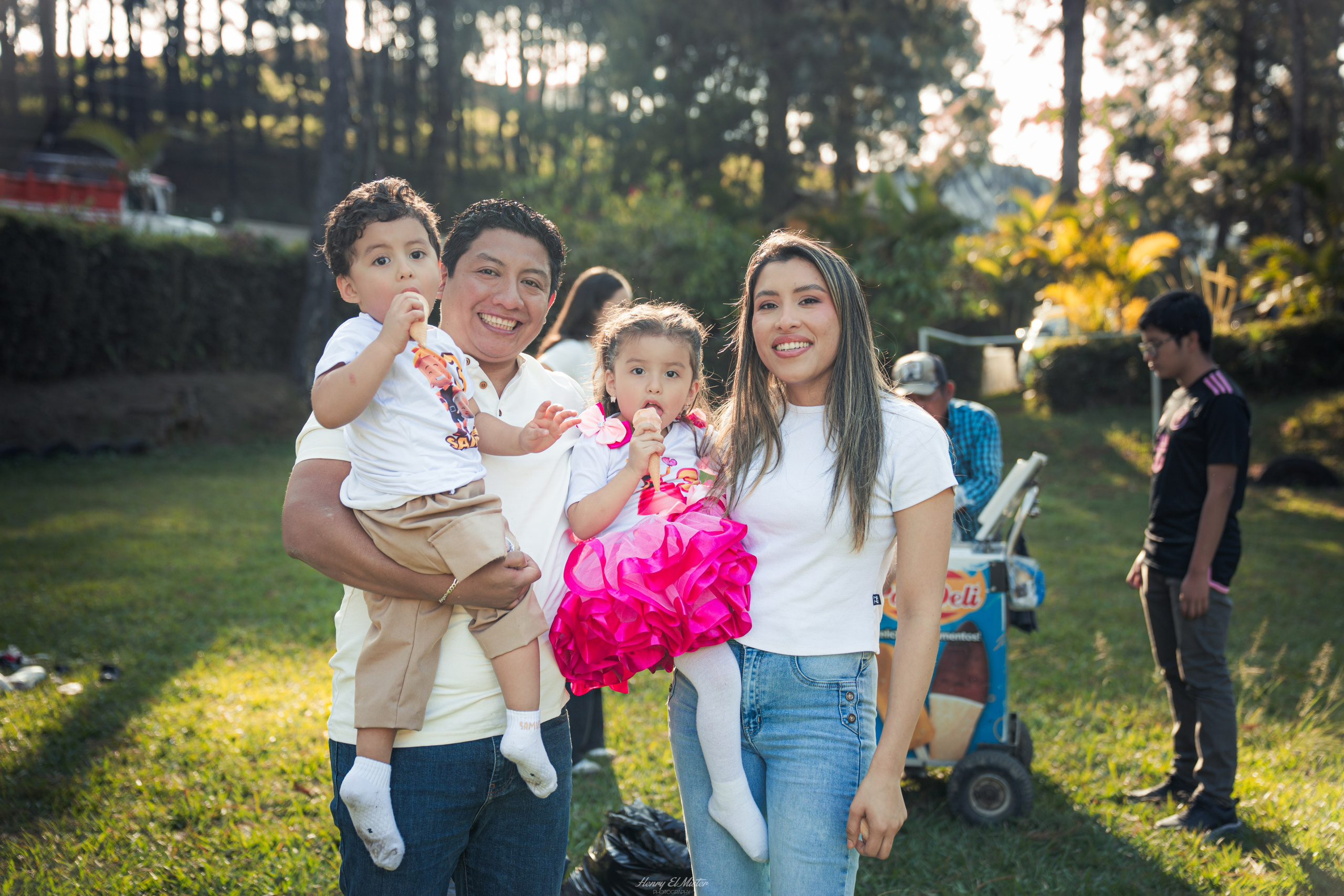 NIÑOS & FAMILIA. Henry Elmister fotógrafo de alta Verapaz Guatemala