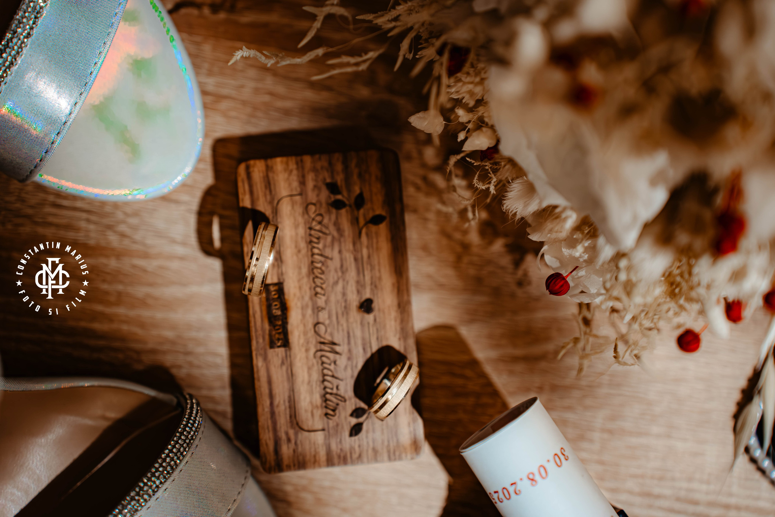 WEDDING PHOTOGRAPHY. DESPRE NOI