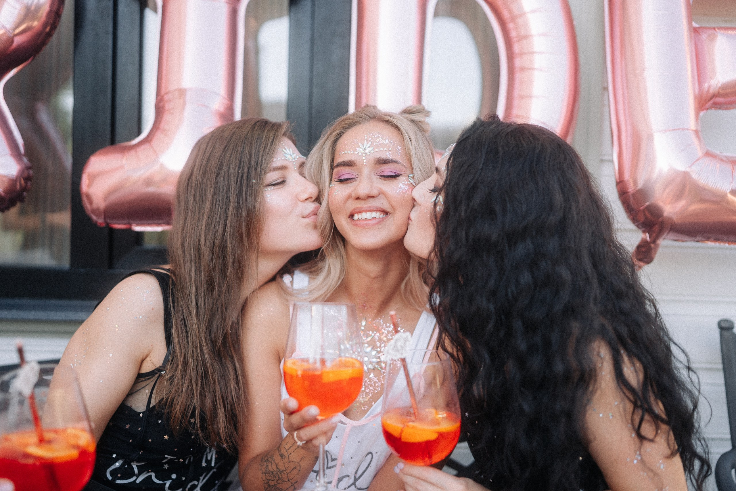 Coachella-themed Bachelorette Party. Couple and Family Photographer in Tallinn, Sasha Kaloshin