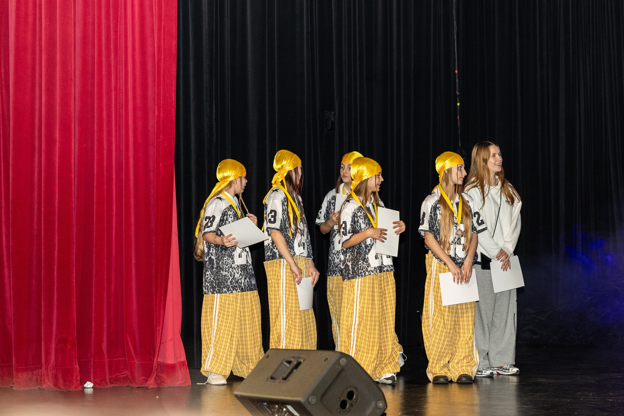 LEO DANCE SHOW WINTER 2025. Семейный и детский фотограф в Варшаве Мила Бобровская