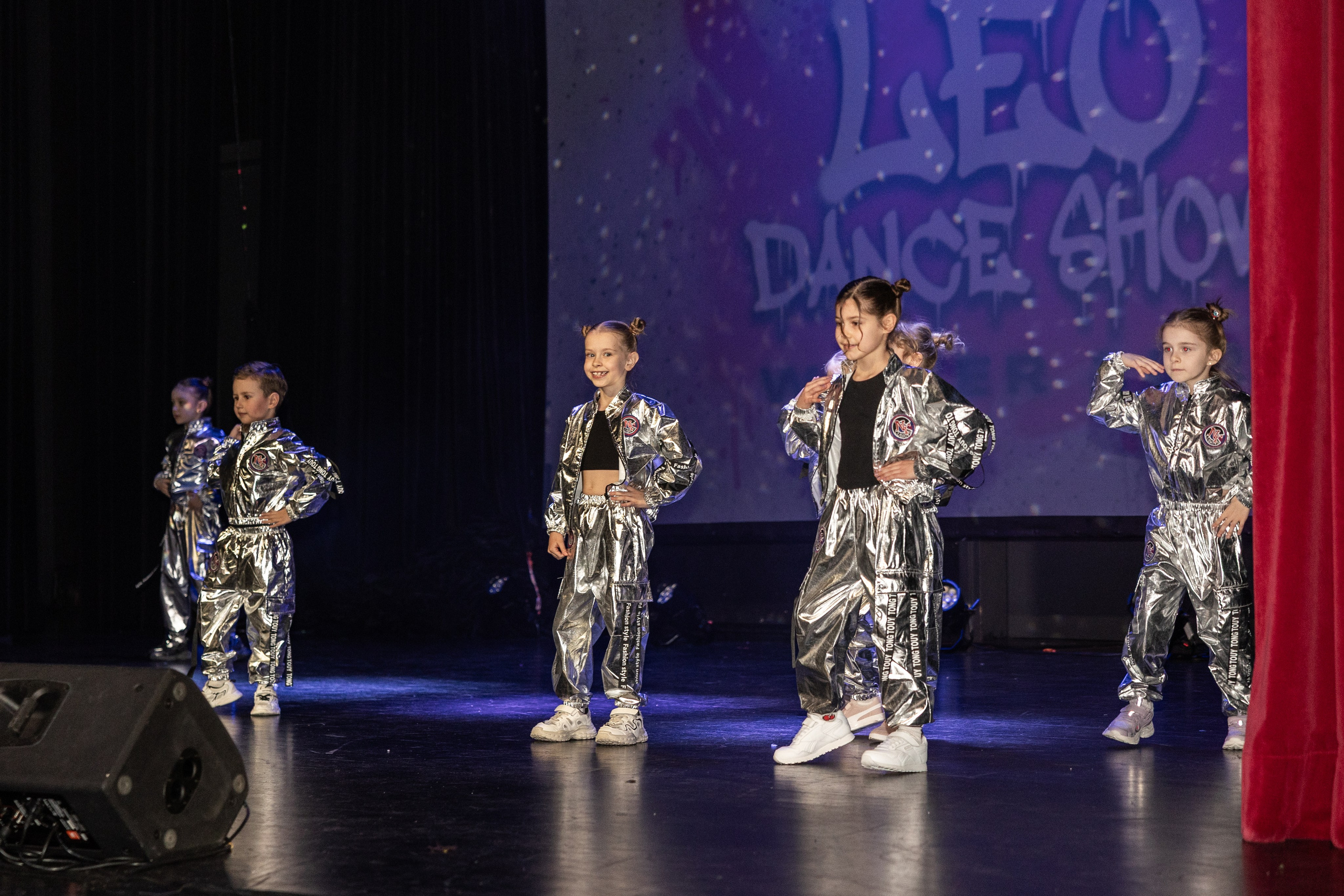 LEO DANCE SHOW WINTER 2025. Семейный и детский фотограф в Варшаве Мила Бобровская