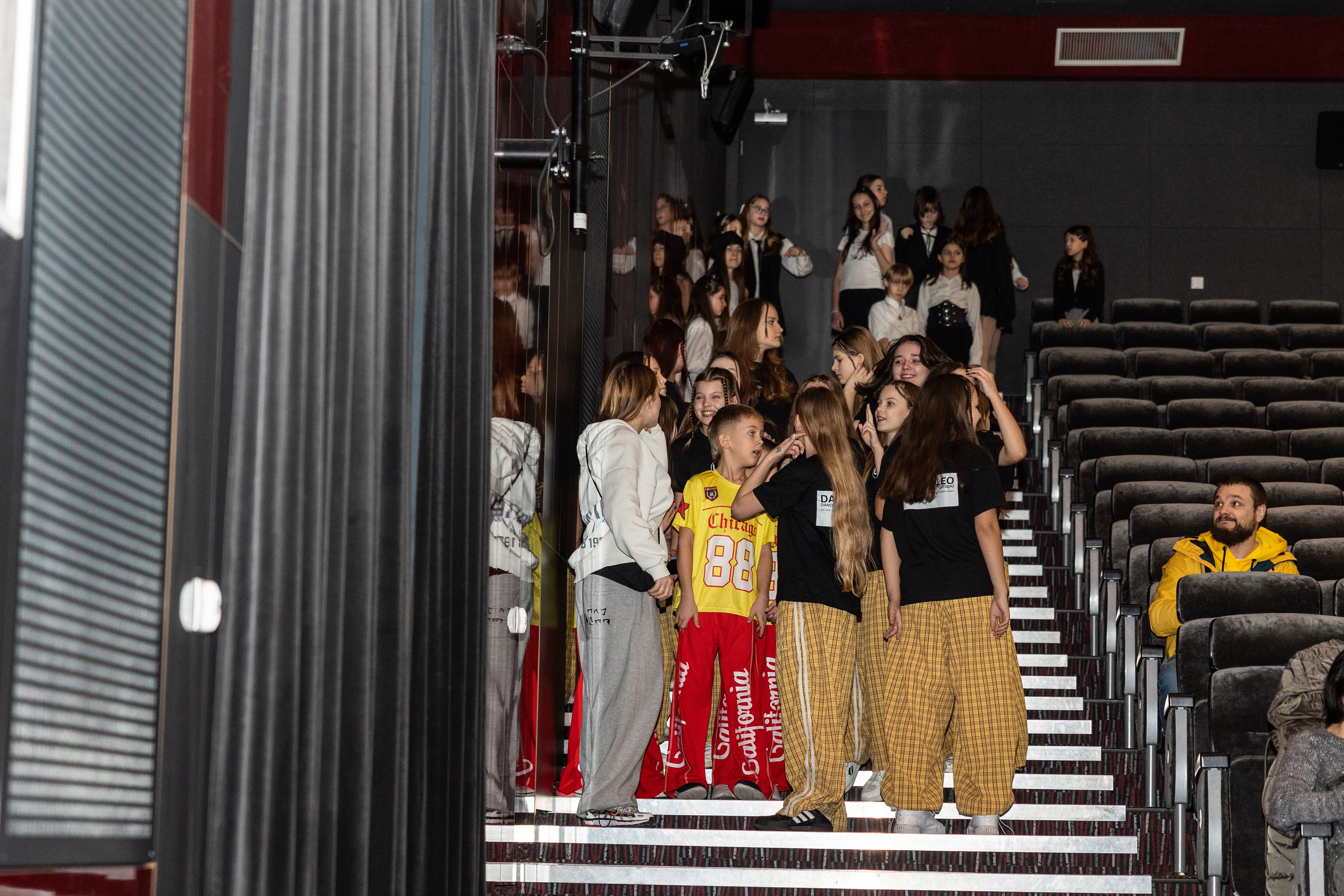 LEO DANCE SHOW WINTER 2025. Семейный и детский фотограф в Варшаве Мила Бобровская