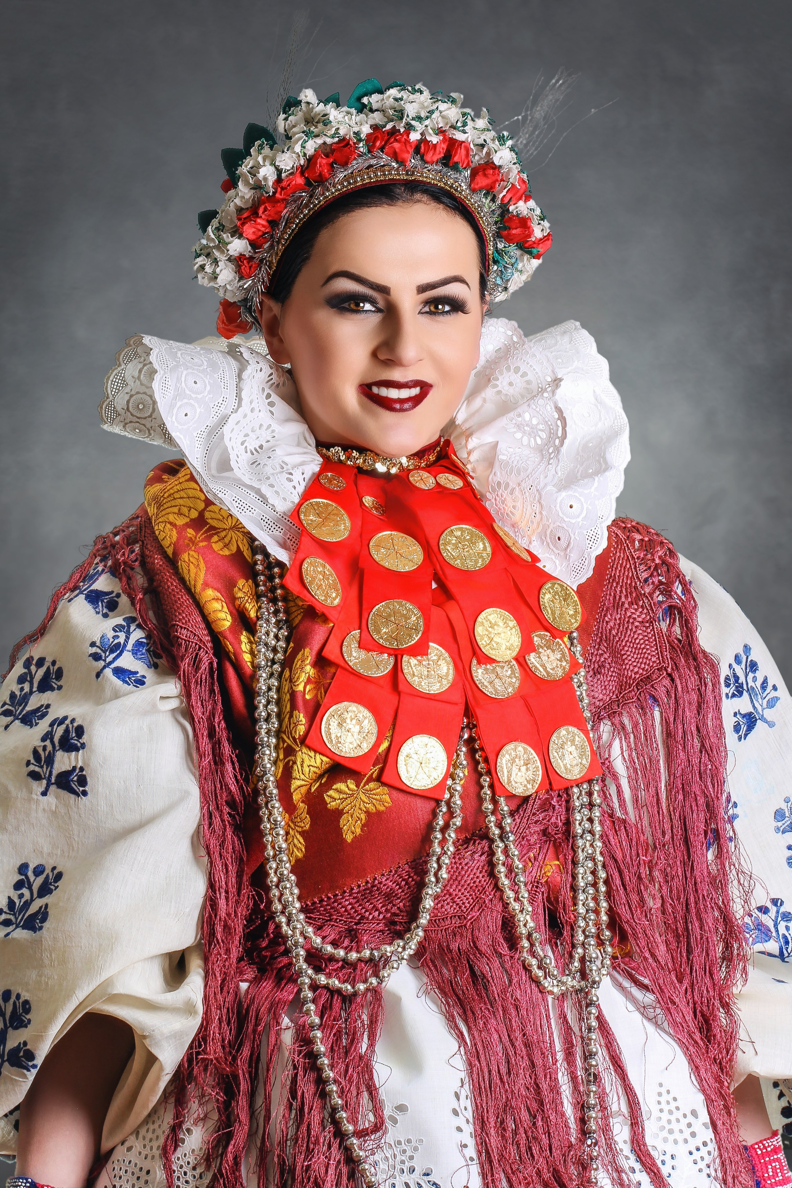 Umjetnička fotografija kulturne baštine – detalj starog kamena i teksture zidaArhitektura stare čaršije – tradicionalni motivi u modernom okviruUmjetnički prikaz spomenika – svjetlo, sjenka i simbolika prostoraFotografija kulturnog objekta – spoj historije i savremene estetikeCrno-bijeli prikaz baštine – kontrast i struktura arhitektonskih elemenataArt fotografija – interpretacija naslijeđa kroz kreativno svjetlo i kompozicijuUmjetnička fotografija arhitekture – spoj baštine i savremenog izrazaHeritage photography by Namir Čomaga – vizualna priča o kulturi i tradiciji