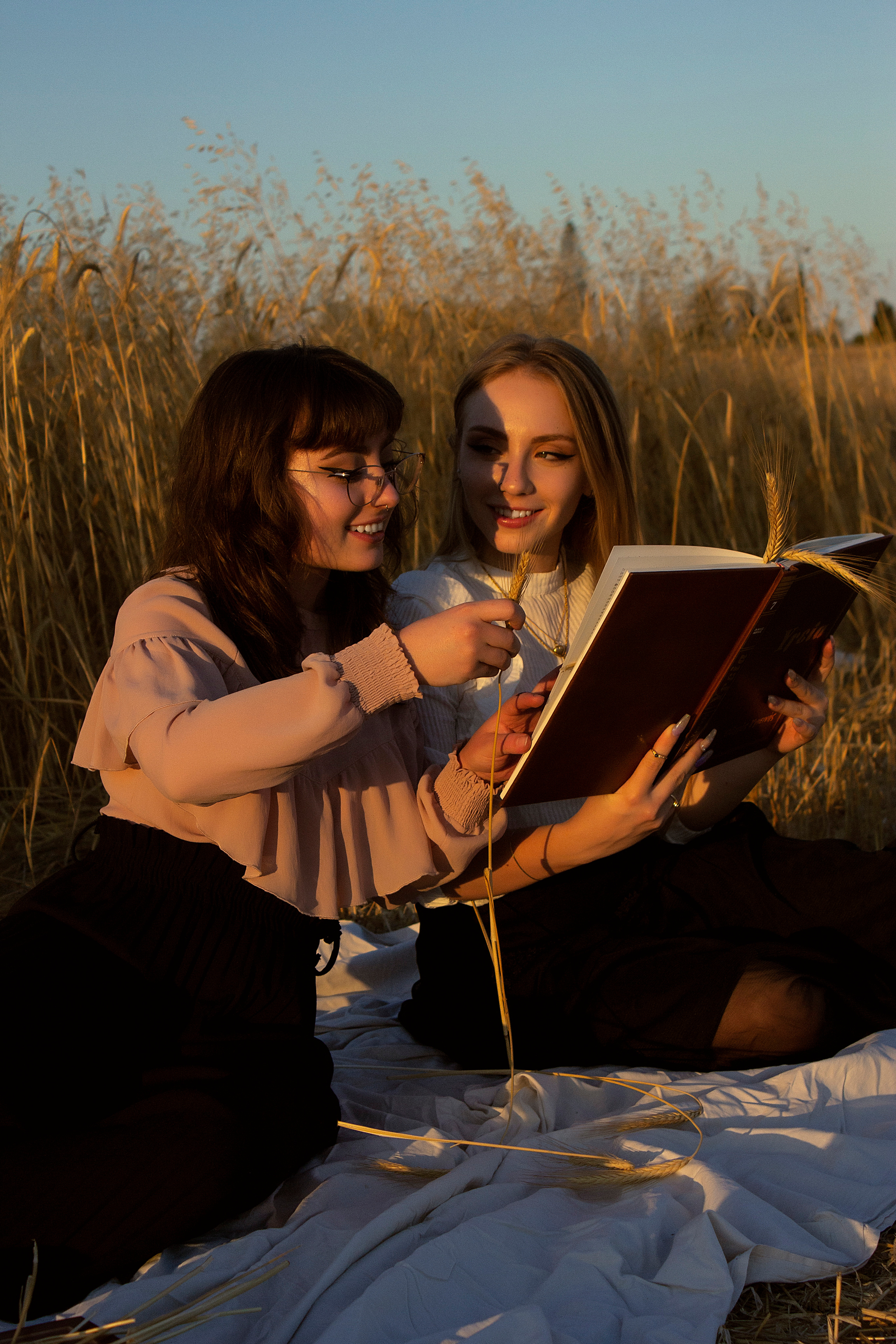 Christiana and Patricia. Kristina Kozheltsova- Soulful Portrait&Lifestyle&Love Story Photographer in Leipzig, Germany