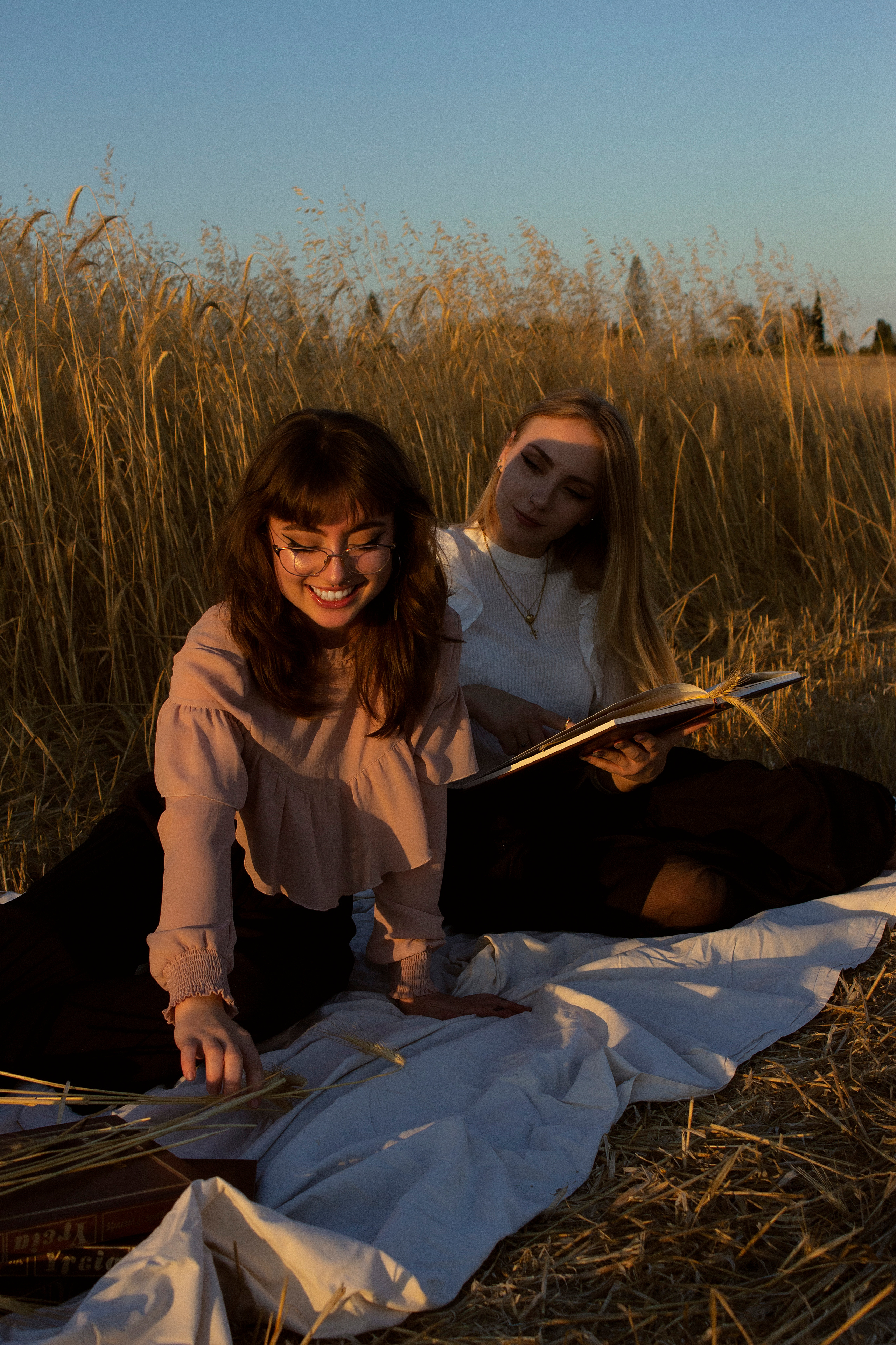 Christiana and Patricia. Kristina Kozheltsova- Soulful Portrait&Lifestyle&Love Story Photographer in Leipzig, Germany