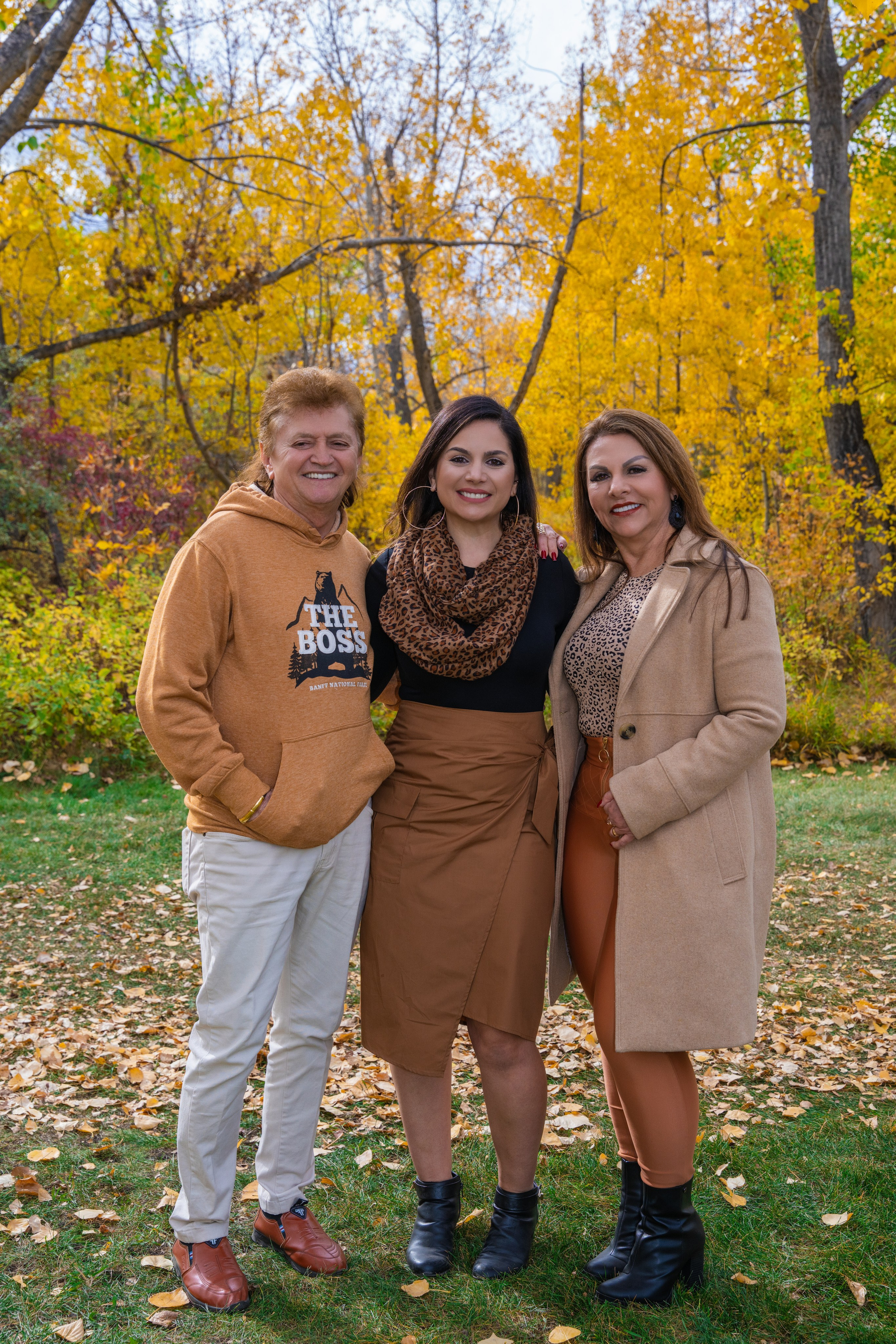 Ariana’s Family. Carlos Lima Photography — Photographer in Calgary