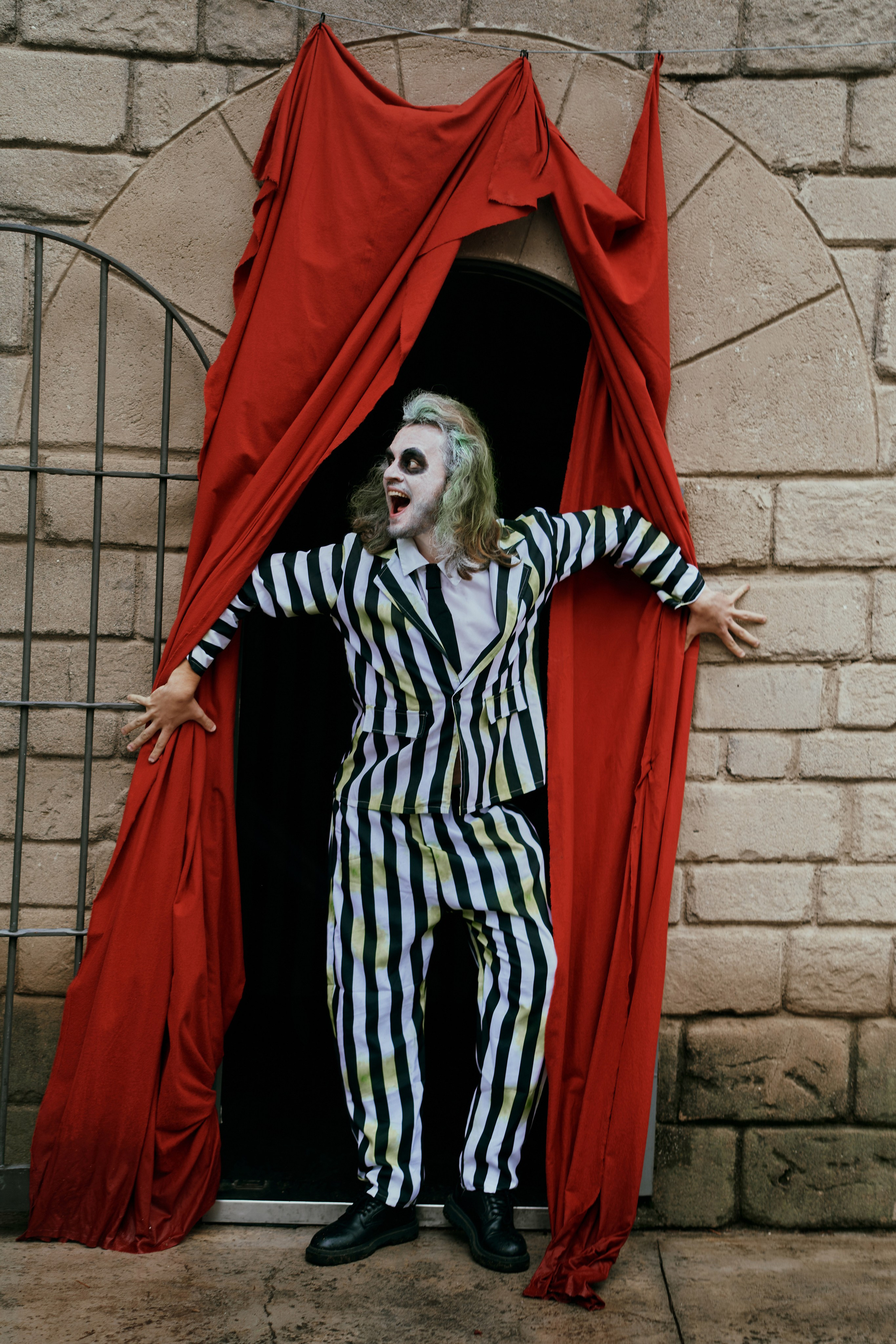 Битлджус-Битлджус-Битлджус. Фотограф в Барселоне Жанна Захарченко