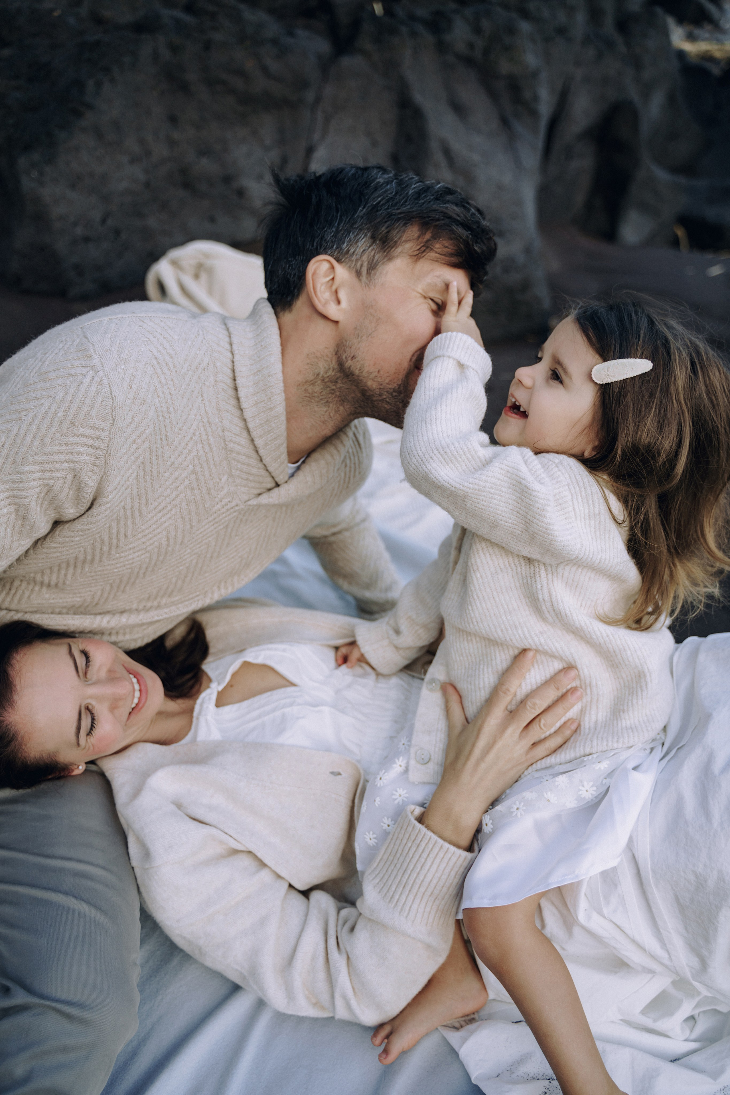 Miroslava, Pavel and Laura, Seixal beach. Ваш фотограф на Мадейрі