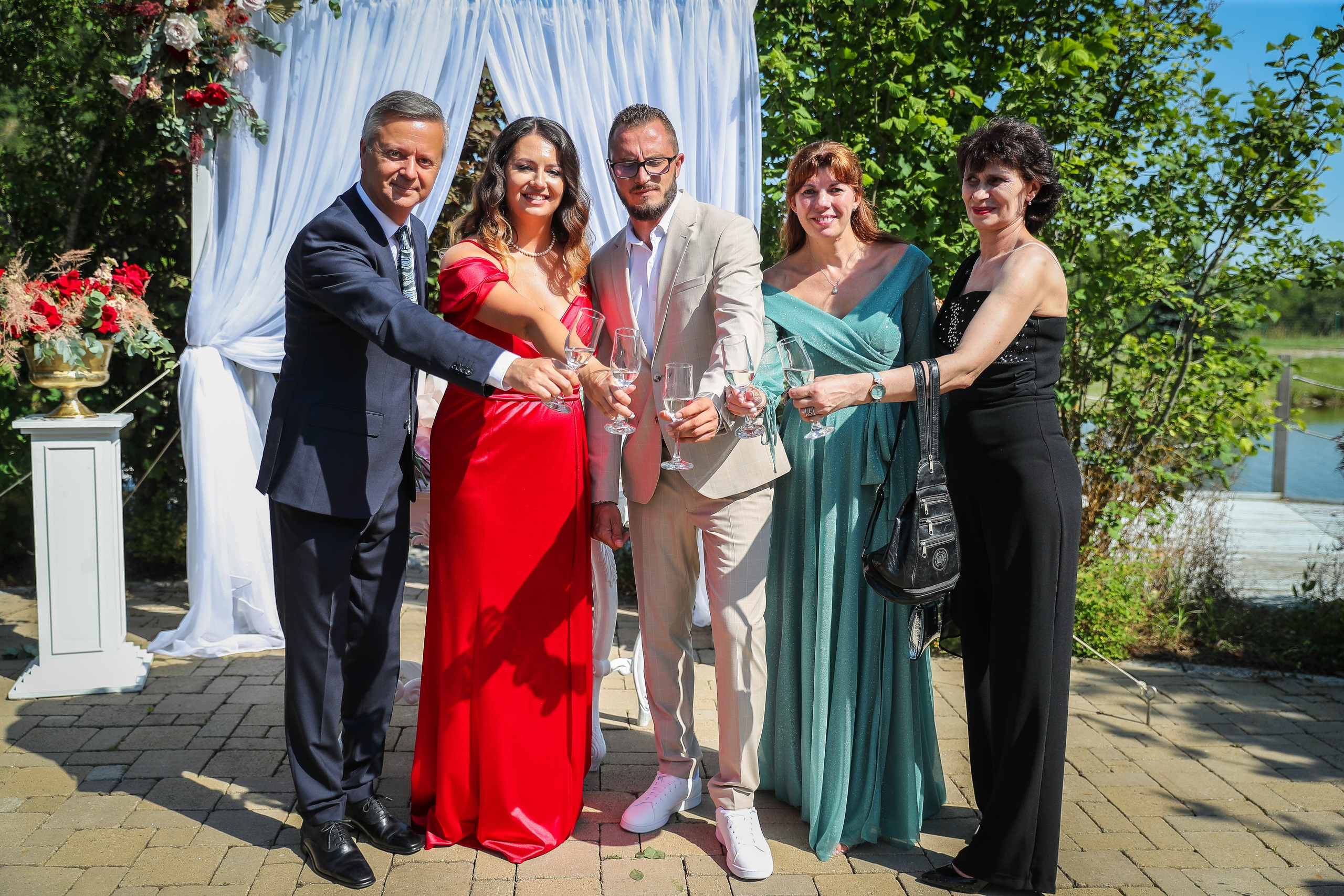 Nunta Anastasiei și a lui Ionuț de la SunGarden Cluj-Napoca a fost o “nunta de vis”. Rares Bucur is a professional wedding photographer based in Cluj-Napoca, Romania, specializing in wedding photography