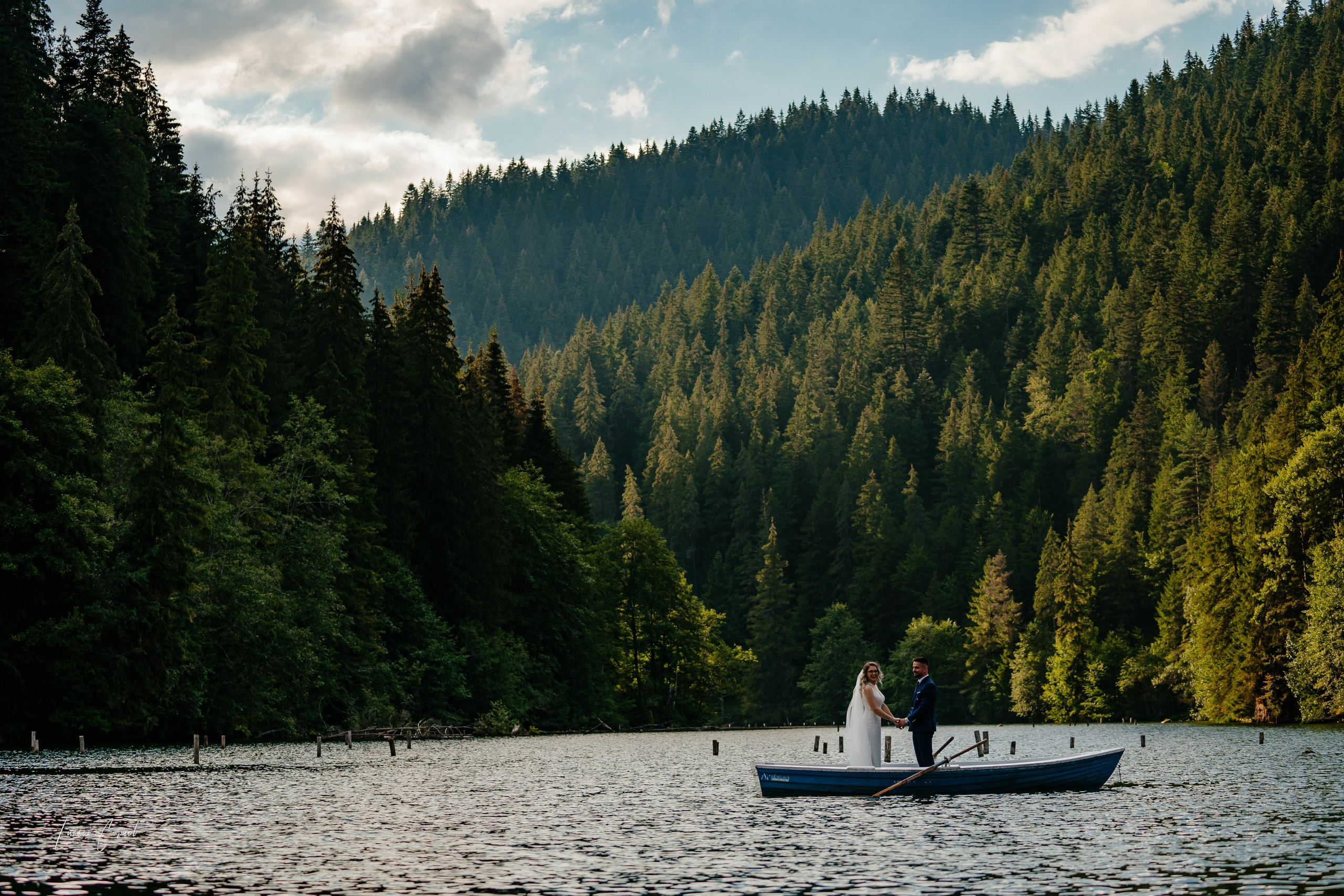 Fotograf de Nuntă Profesional — Fotografie Jurnalistică și Clasică pentru Amintiri de Neuitat. Fotograf de nuntă, corporate, botezuri, majorate și aniversări Roman, Lucaci Cornel