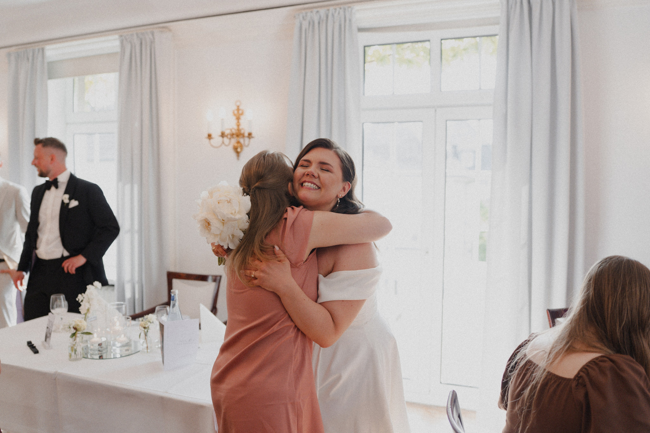 Jessica & Felix I Gesellschaft Harmonie Bochum. Hochzeitsfotografin Bochum | Halyna Reiche Fotografie NRW