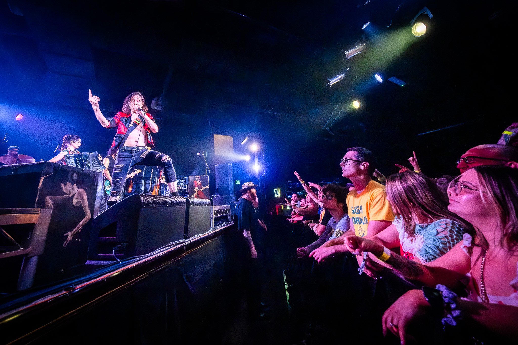 GOGOL BORDELLO / SACRAMENTO. Reportage concert portrait photography in the San Francisco Bay Area