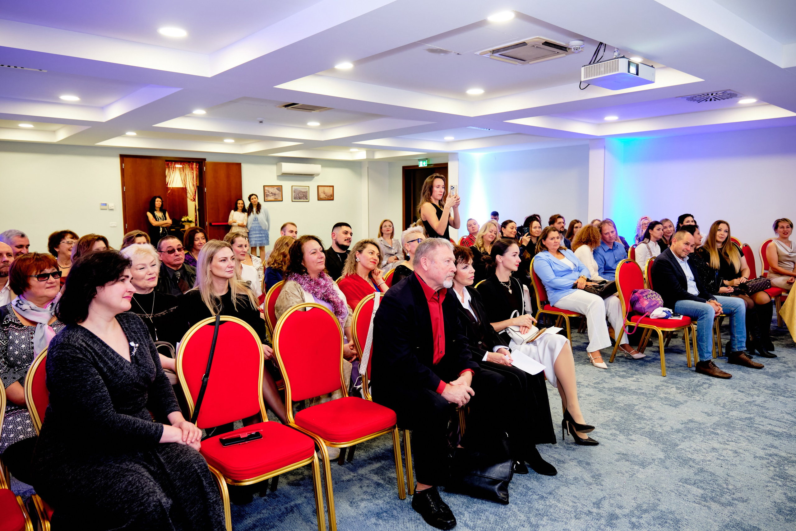 Фоторепортаж з благодійного Новорічного балу у Чорногорії. Портретний фотограф Альона Новгородцева