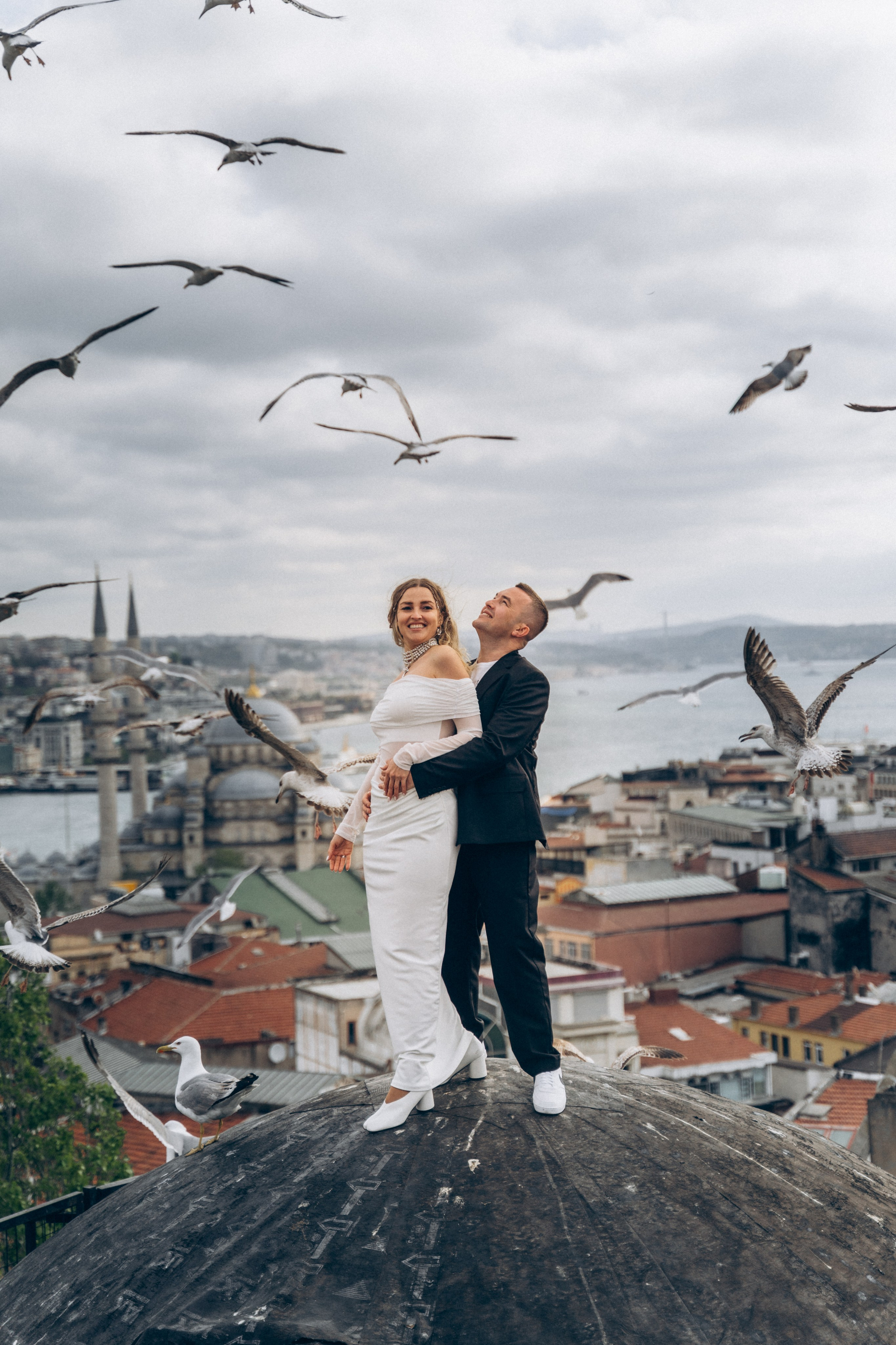 Лайфстайл фотограф в Стамбуле Анатолий. Фотосессии на крышах с чайками