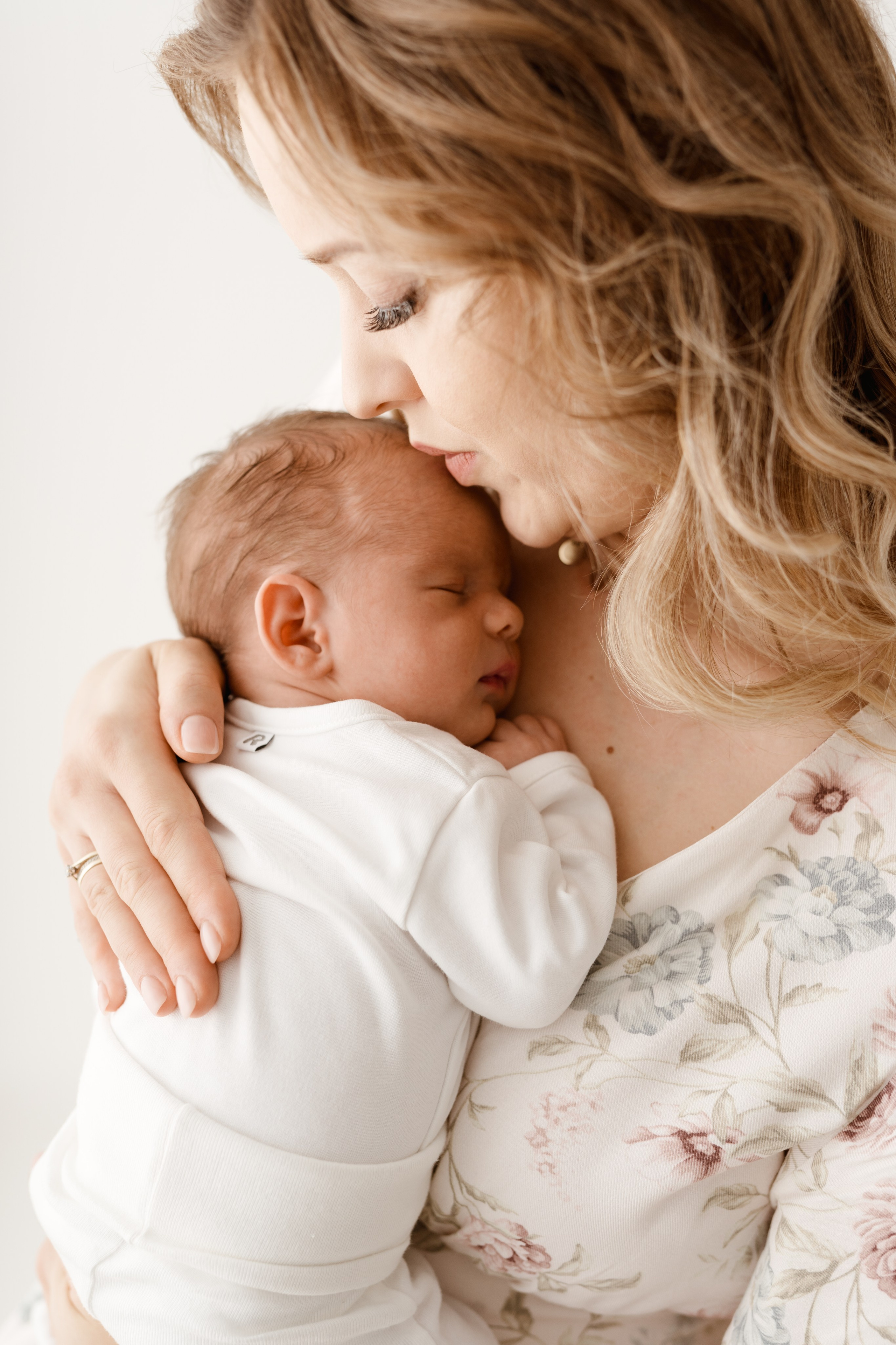 Fotografia Noworodkowa Łódź - Piękne Zdjęcia Noworodków. Fotograf Łódź - sesja ciążowa, noworodkowa, dziecięca. Studio w Łodzi