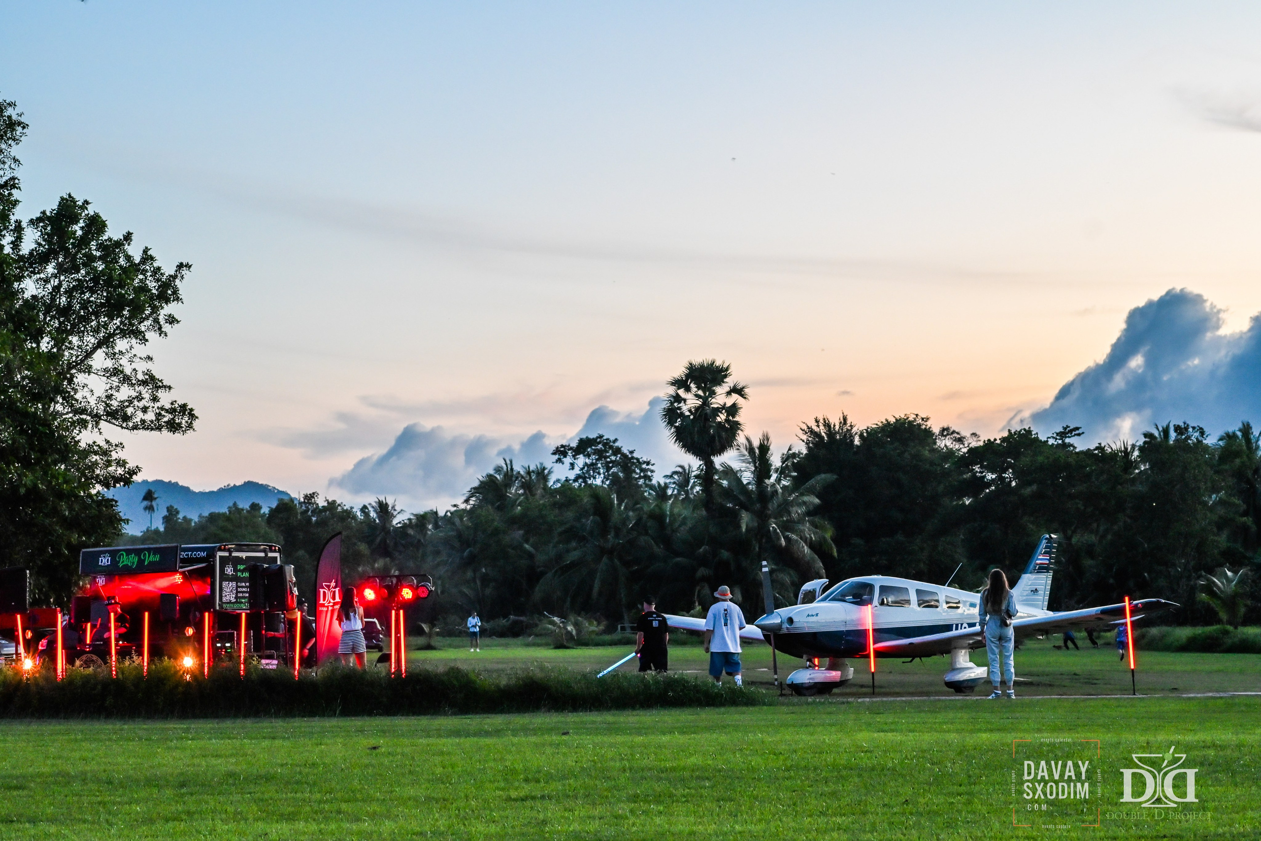 Вечеринка на аэродроме | Фоторепортаж | Афиша | DAVAYSXODIM.com PHUKET. АФИША|ФОТОРЕПОРТАЖИ|ИВЕНТЫ|ПХУКЕТ