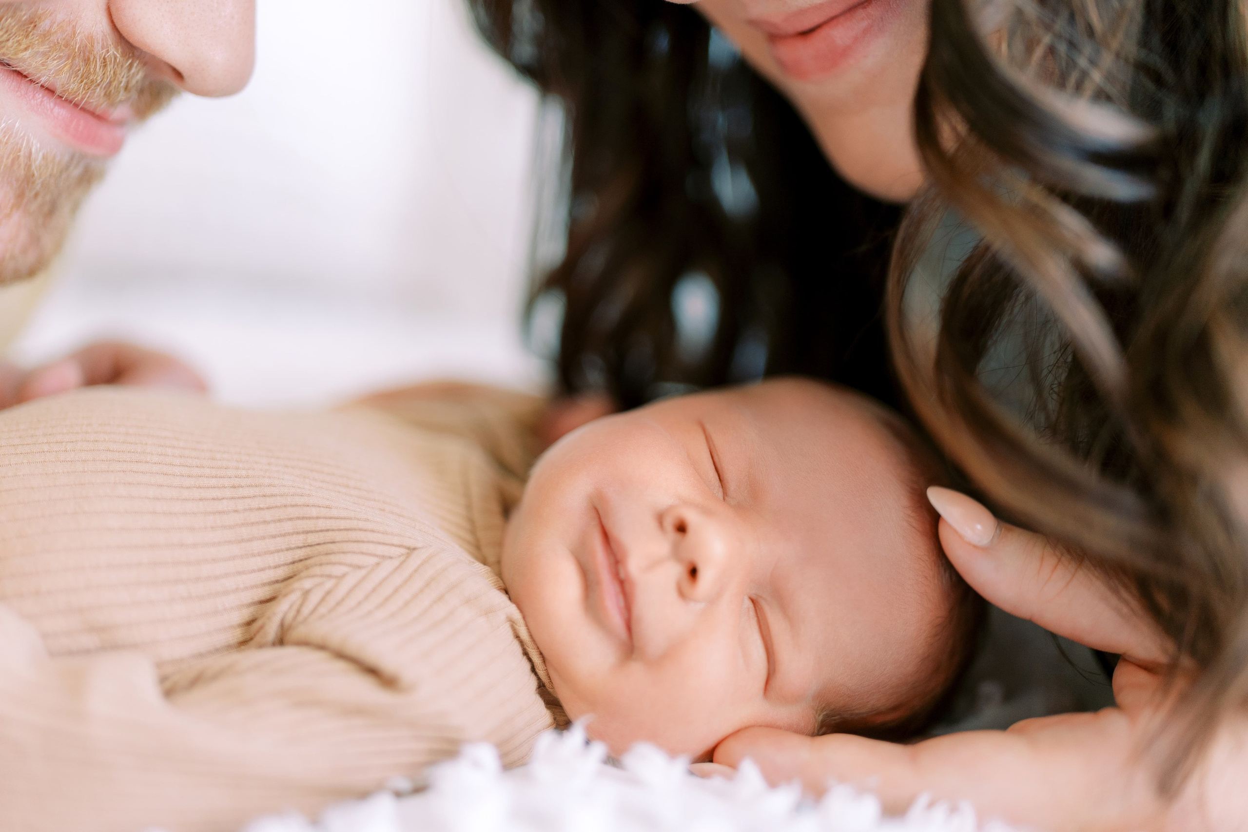 New born photoshoot at home. Anna & Entony. WA. November 2024. EVAN ARISTOV WEDDING PHOTOGRAPHY — Seattle Wedding Photographer