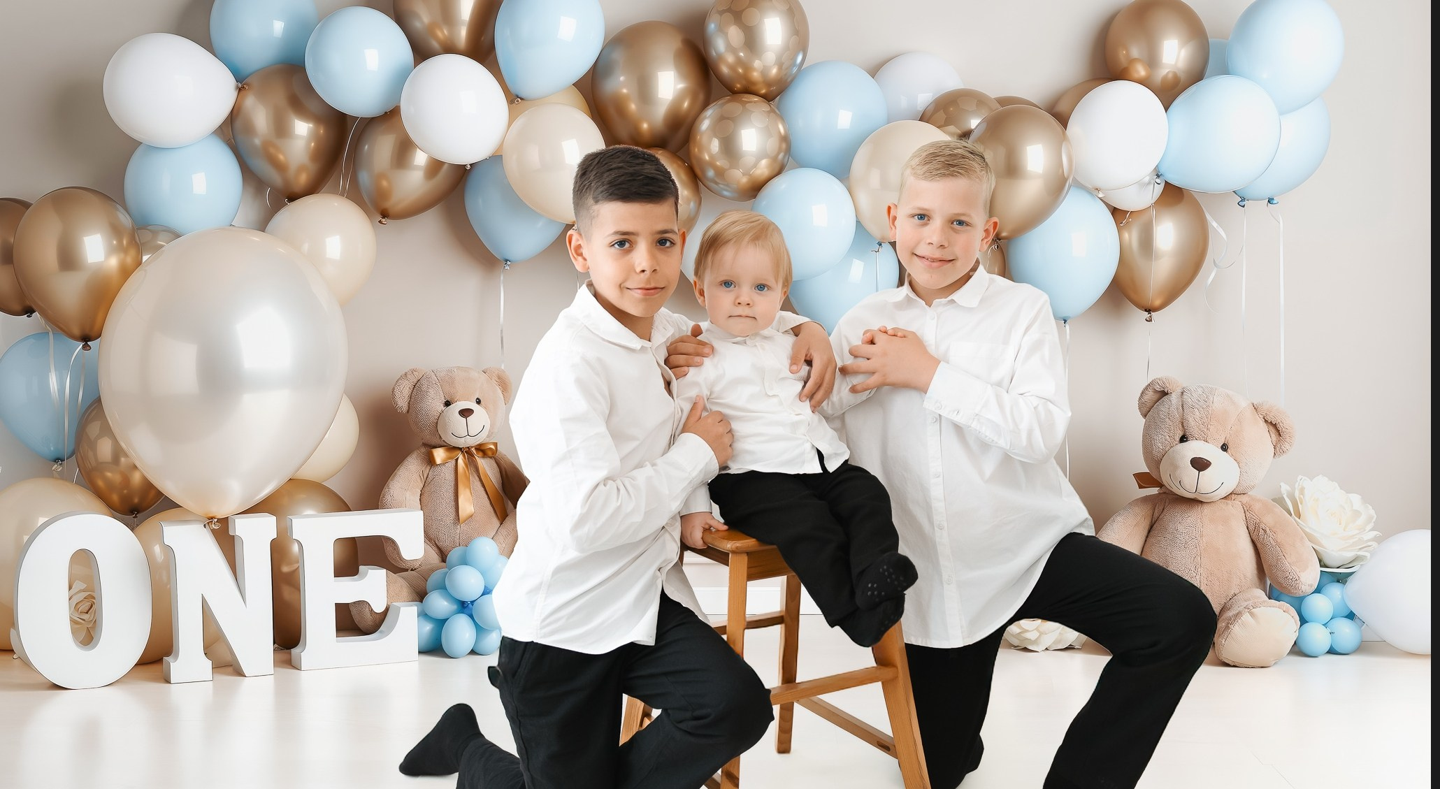Fotograf Studio copii 1 an Romani Danemarca | Alex Events. AlexEvents Fotograf / Videograf de evenimente Danemarca DK Horsens, Arhus, Odense, Vejle.Nunta, botez, foto-studio