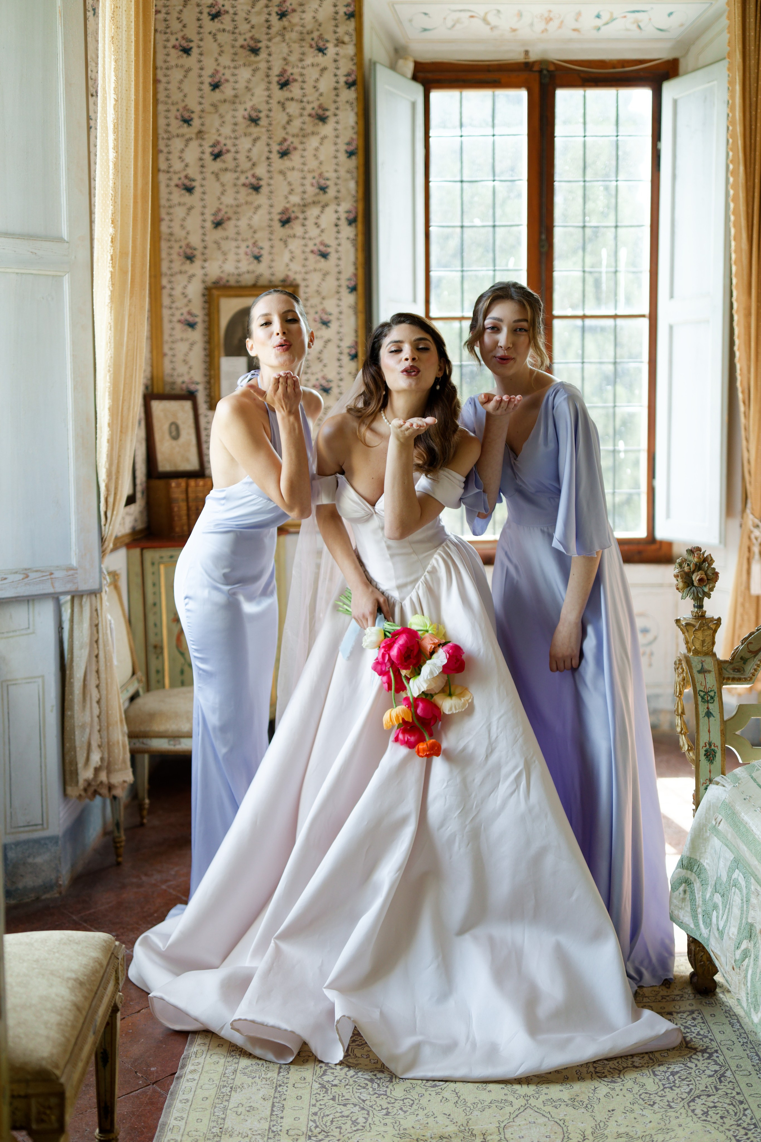 Wedding editorial at Villa di Geggiano, Tuscany, Italy