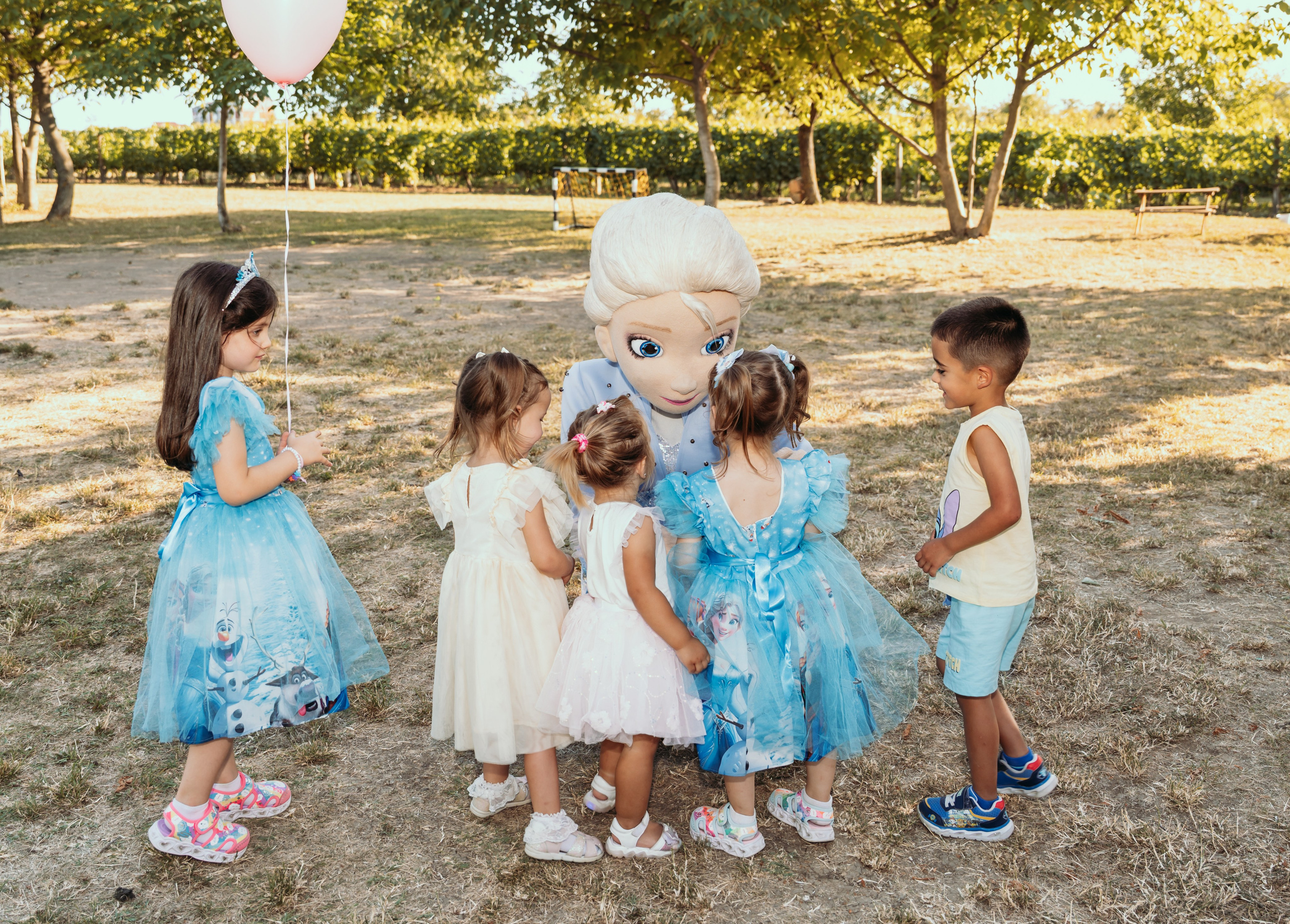 FOTOGRAFISANJE ROĐENDANA. DEČIJI FOTOGRAF BEOGRAD|NOVOGODISNJE FOTOGRAFISANJE|CAKE SMASH