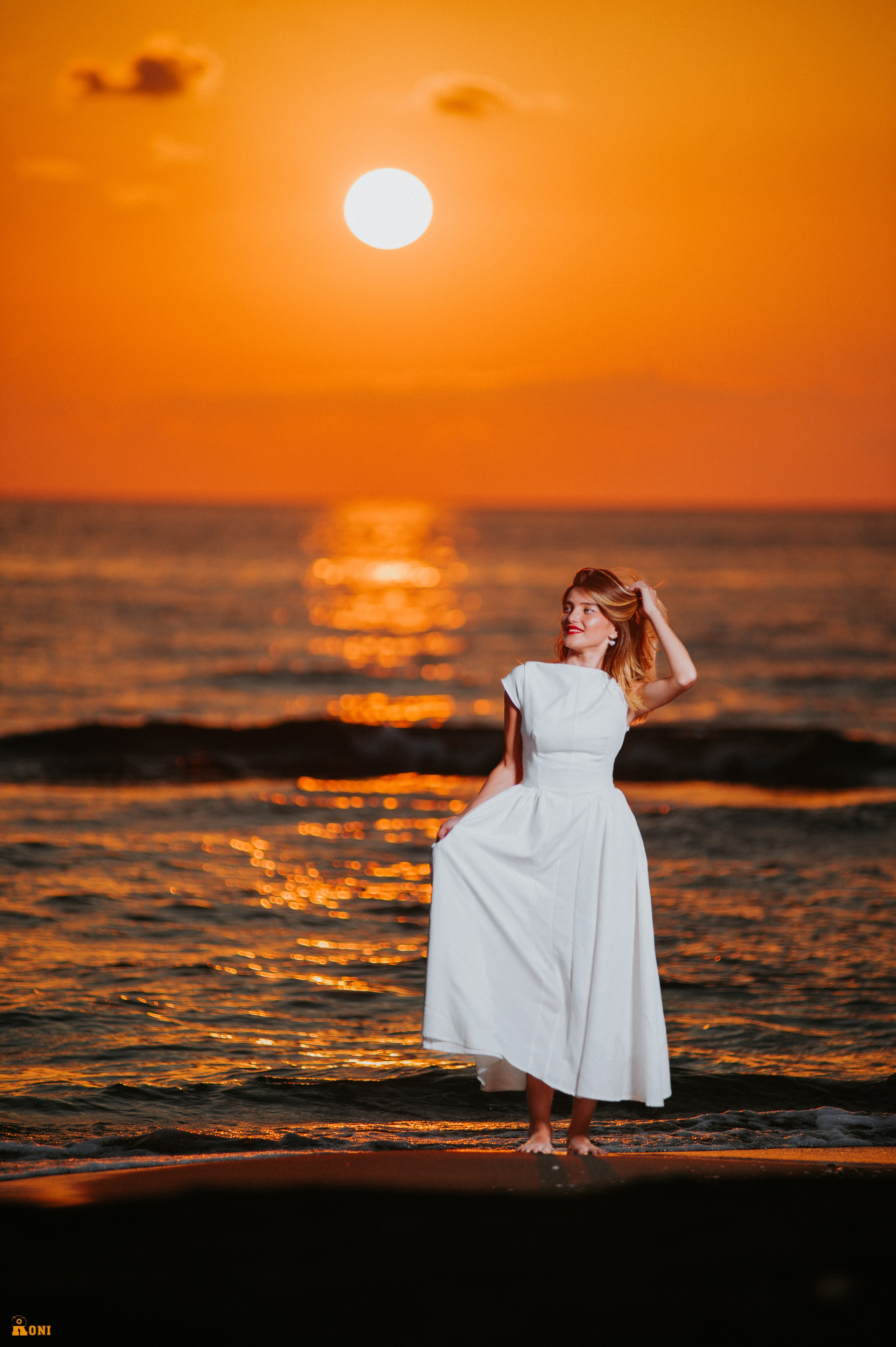 MD: ლიკა აბულაძე (Sunset). Photographer RoNi