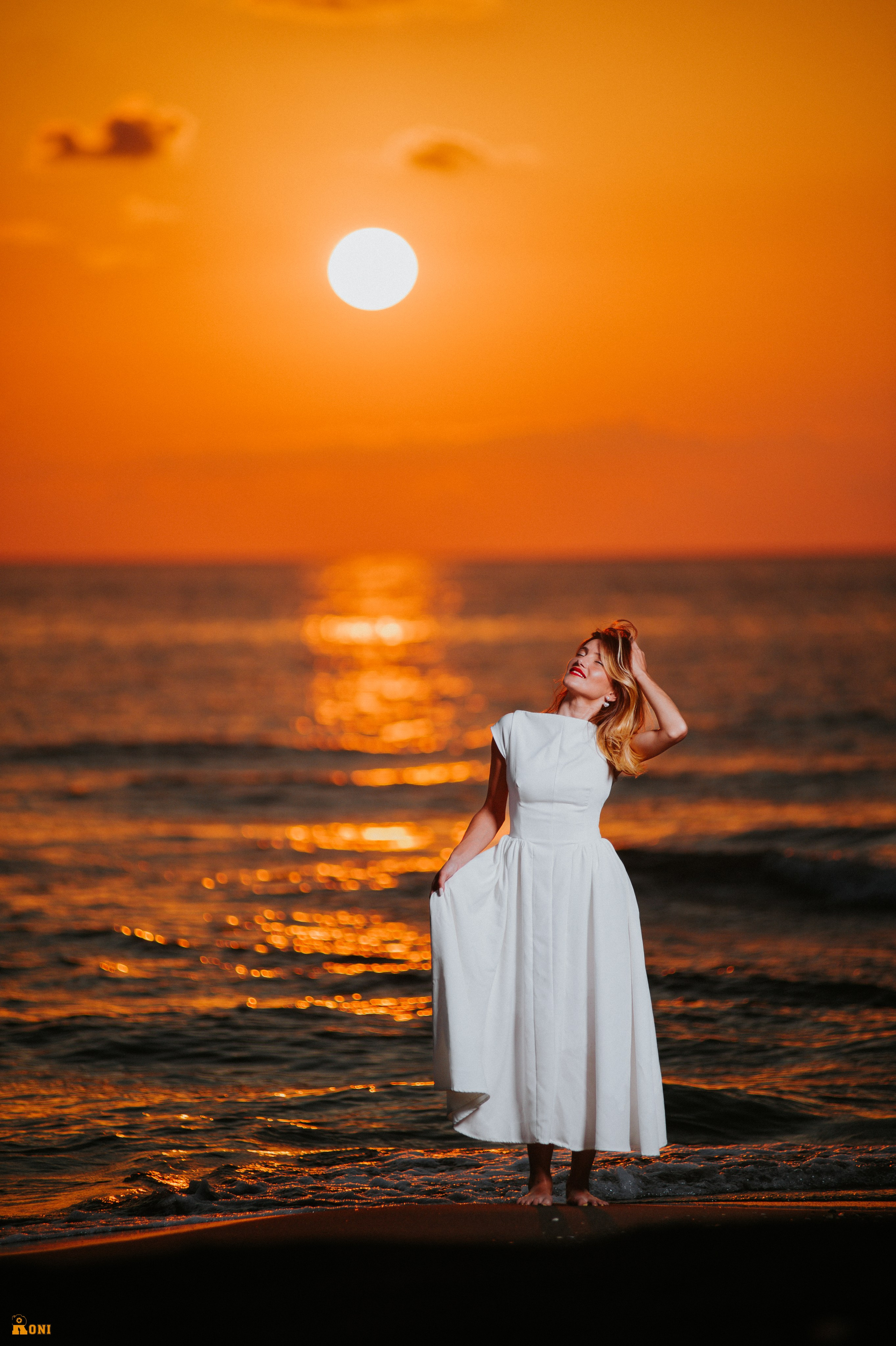 MD: ლიკა აბულაძე (Sunset). Photographer RoNi