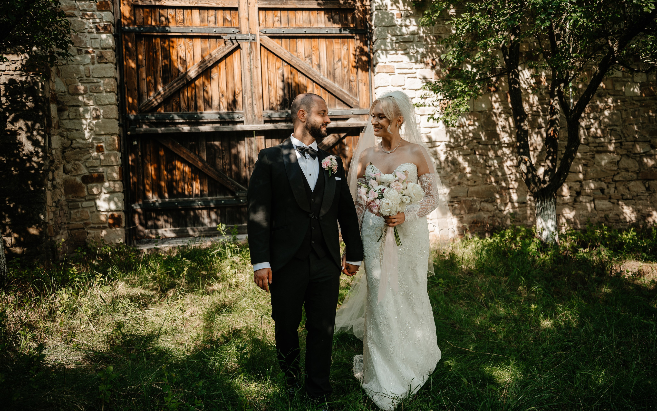 🤎 G a b r i e l a & D a n i e l - Wedding Day Preview. Wedding & Family Photographer