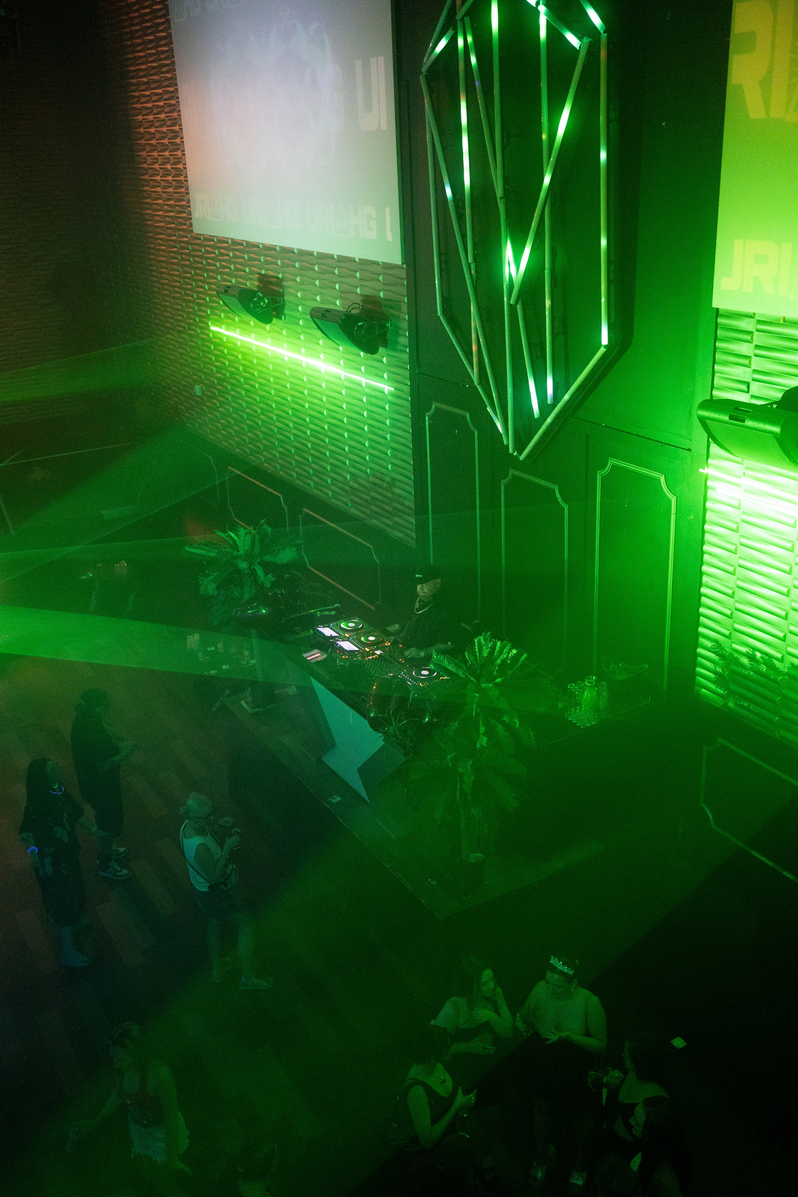 Aliens On Mushrooms & INVY Present: Shiba San. Ke’Ondris