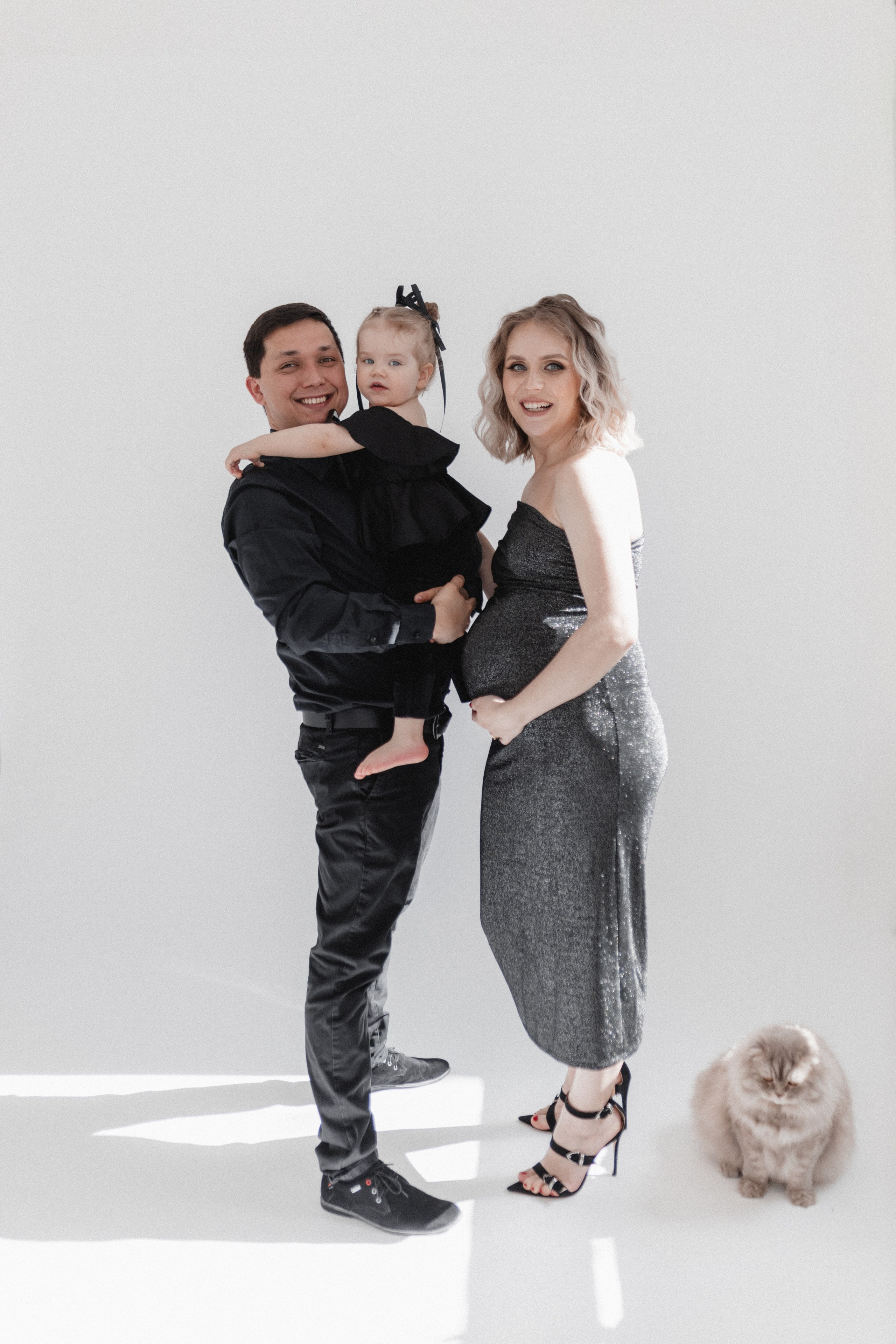 Babybauch Shooting im Fotostudio | Schwangerschaftsfotos in Bochum. Hochzeitsfotografin Bochum | Halyna Reiche Fotografie NRW