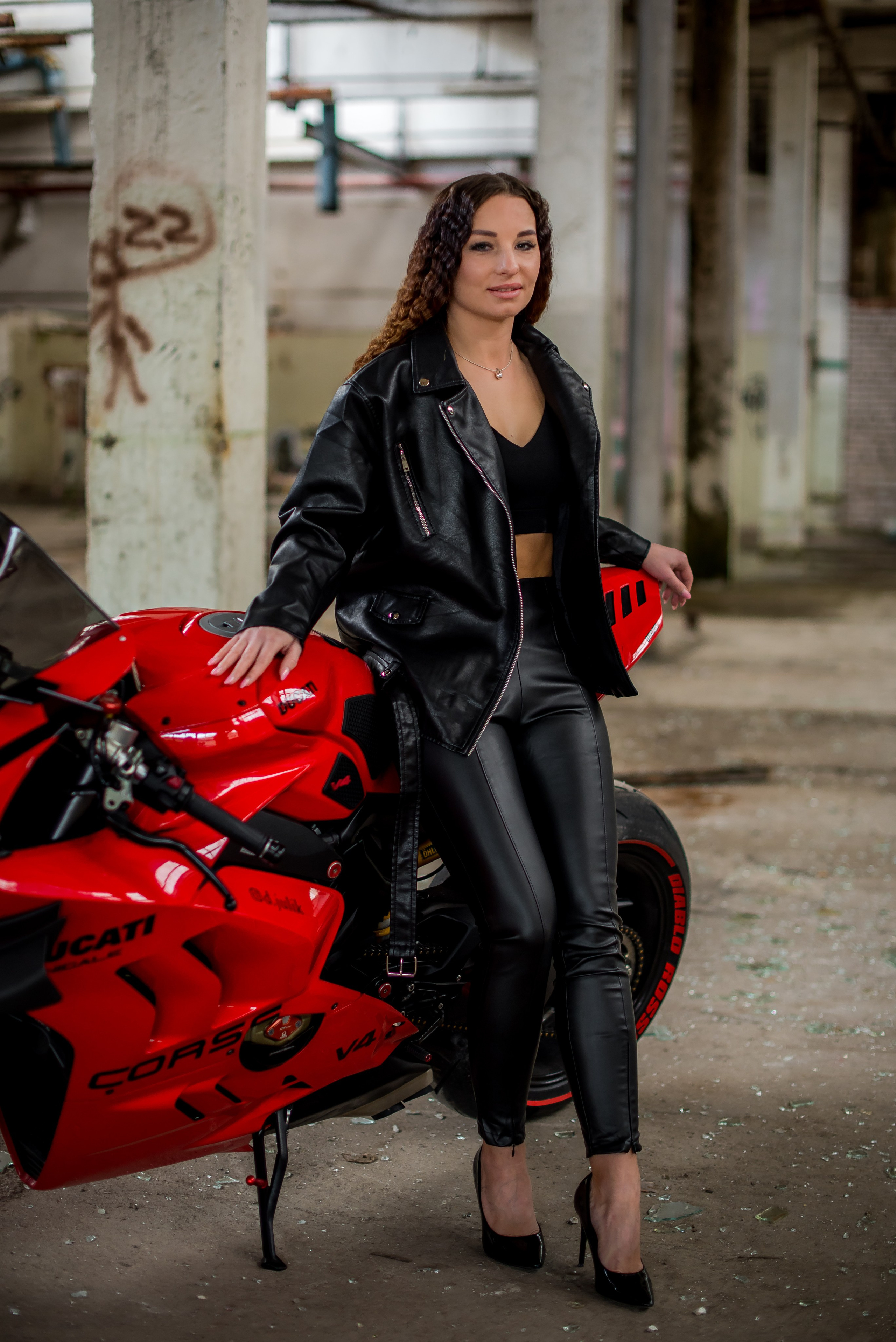 Фаина & Ducati. Свадебный фотограф. Европа. Свадьба. Латвия