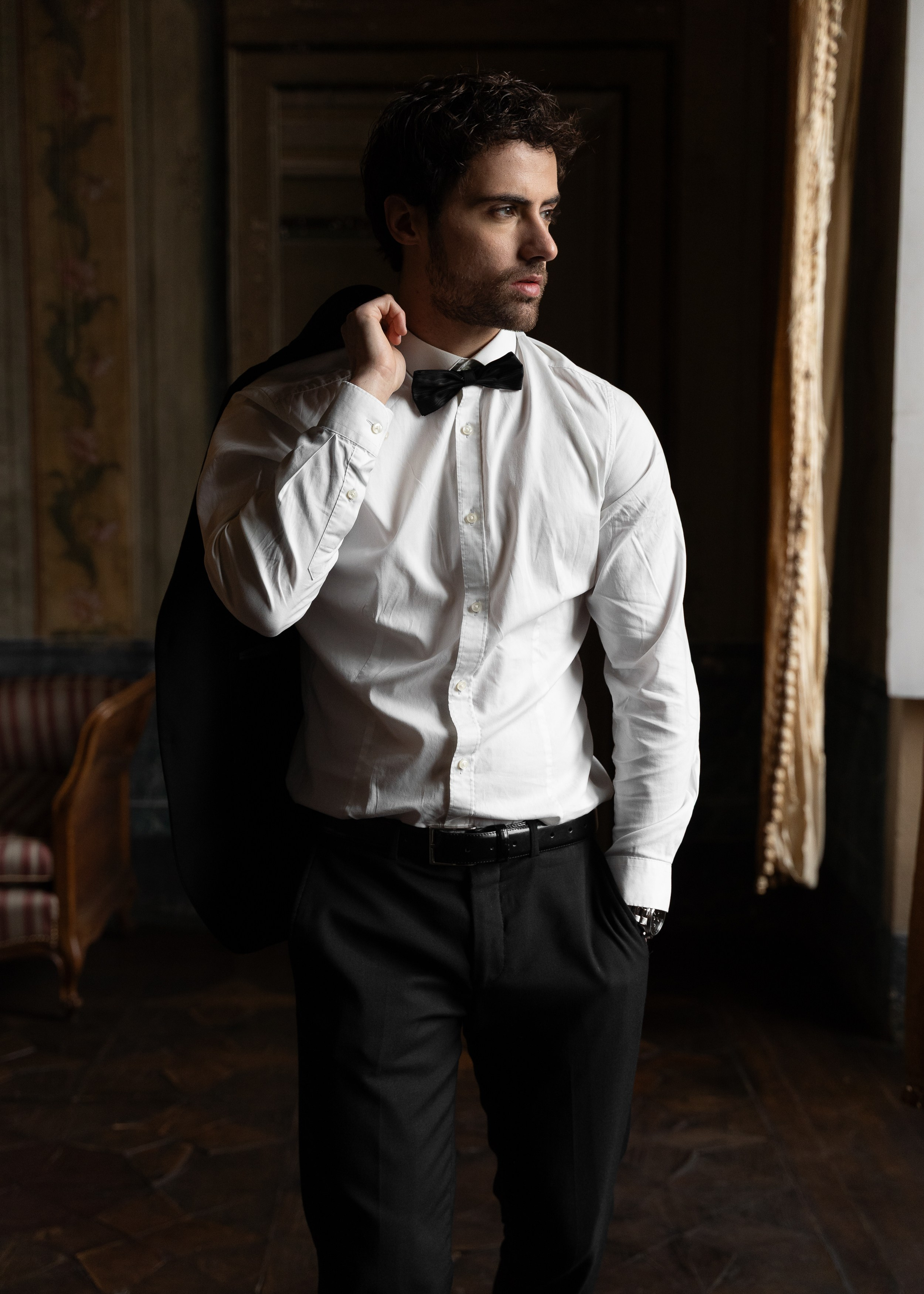 Intimate wedding in Milan. Proposal Photographer in Lake Como