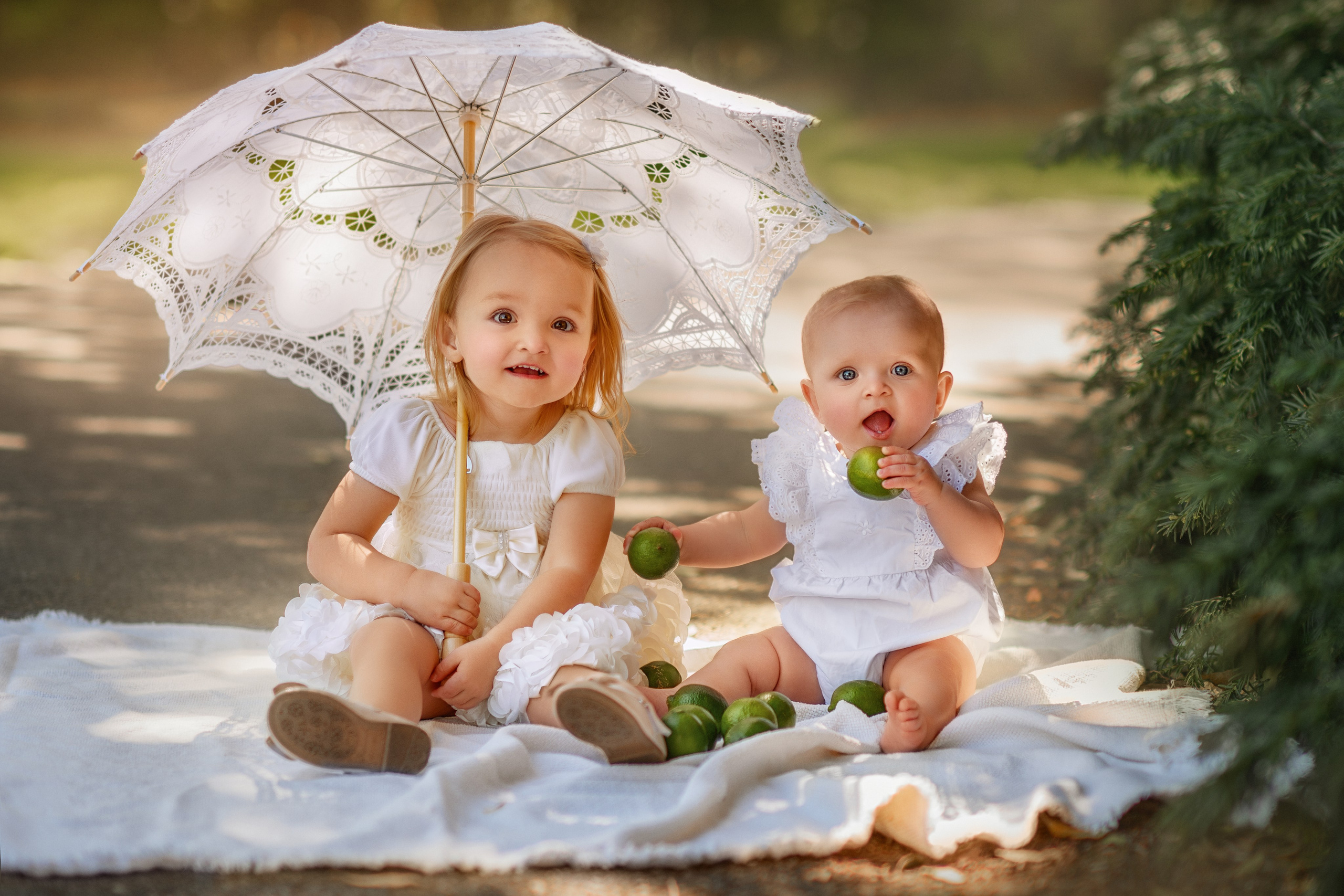 Vika and her family. Wedding & family photography in Seattle area. Helen Michelle photographer
