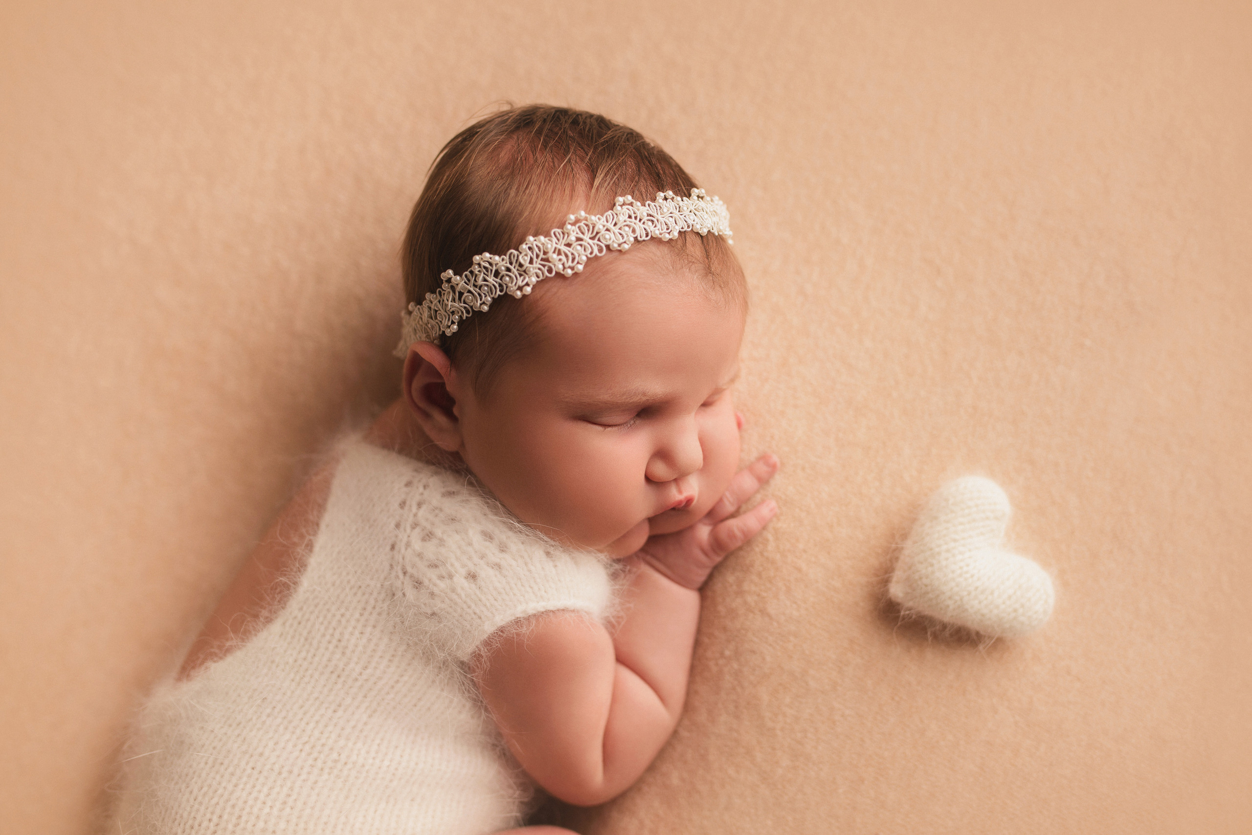 NEWBORN. Ottawa Newborn and Baby Newborn Photographer Elena Helali