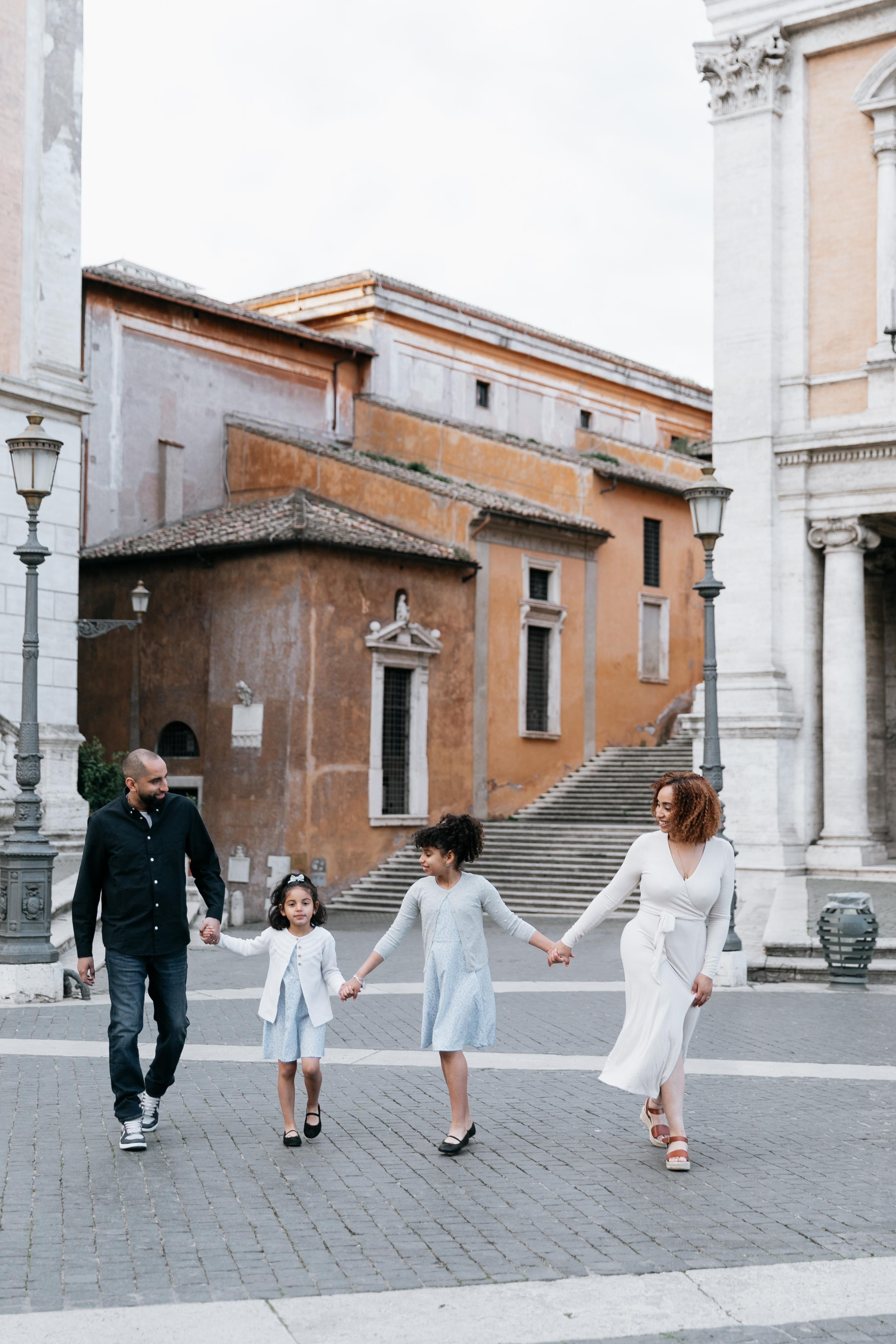 Family photoshoot in Rome. Photographer in Rome