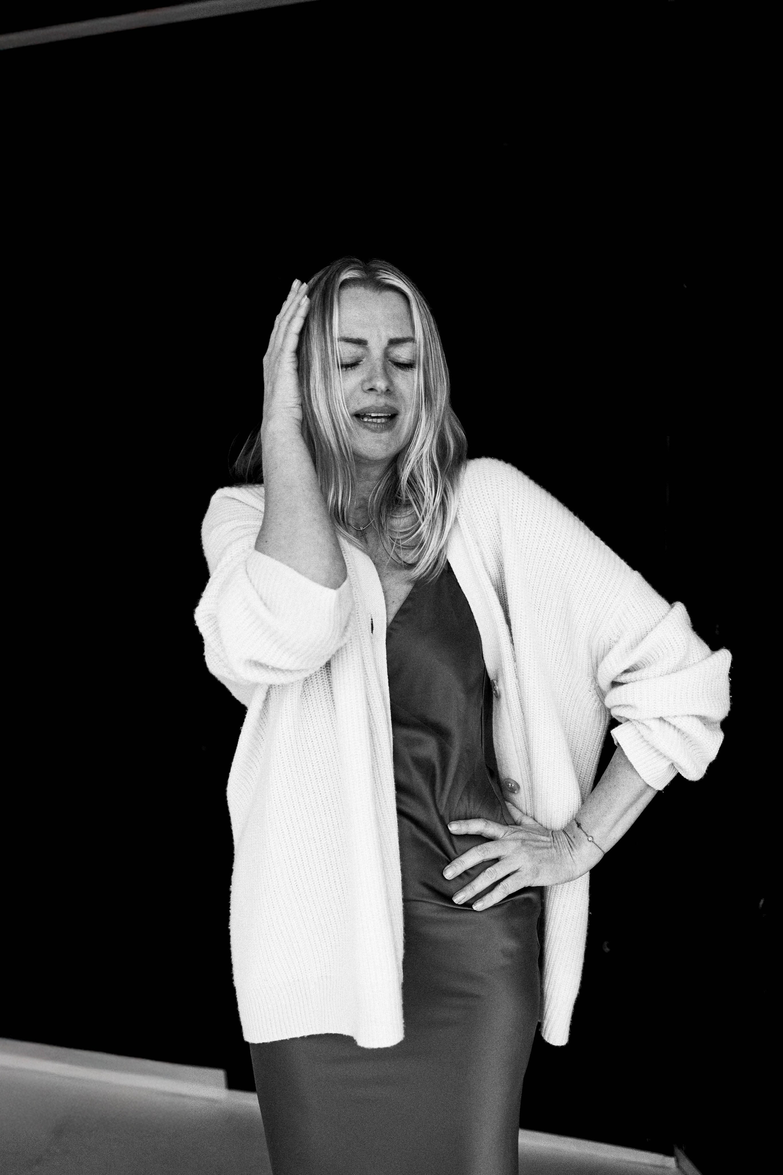 A. Rawnoir- Portrait photography by Daria Paliy.Timeless black&white portraits of women in NYC area