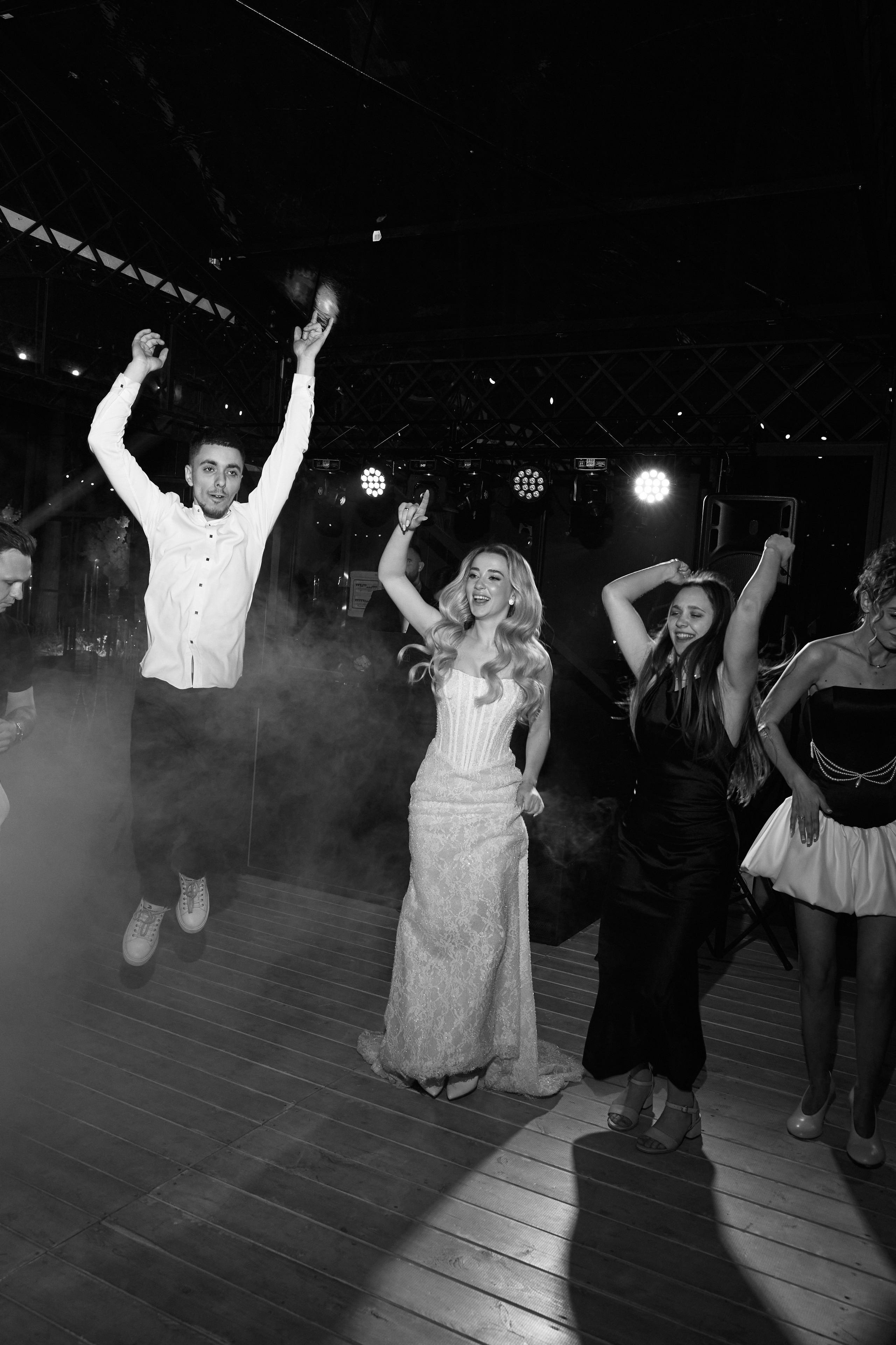 Natalia & Roman. Dworek przy lesie. Fotograf ślubny i rodzinny w Krakowie Yana Klymova