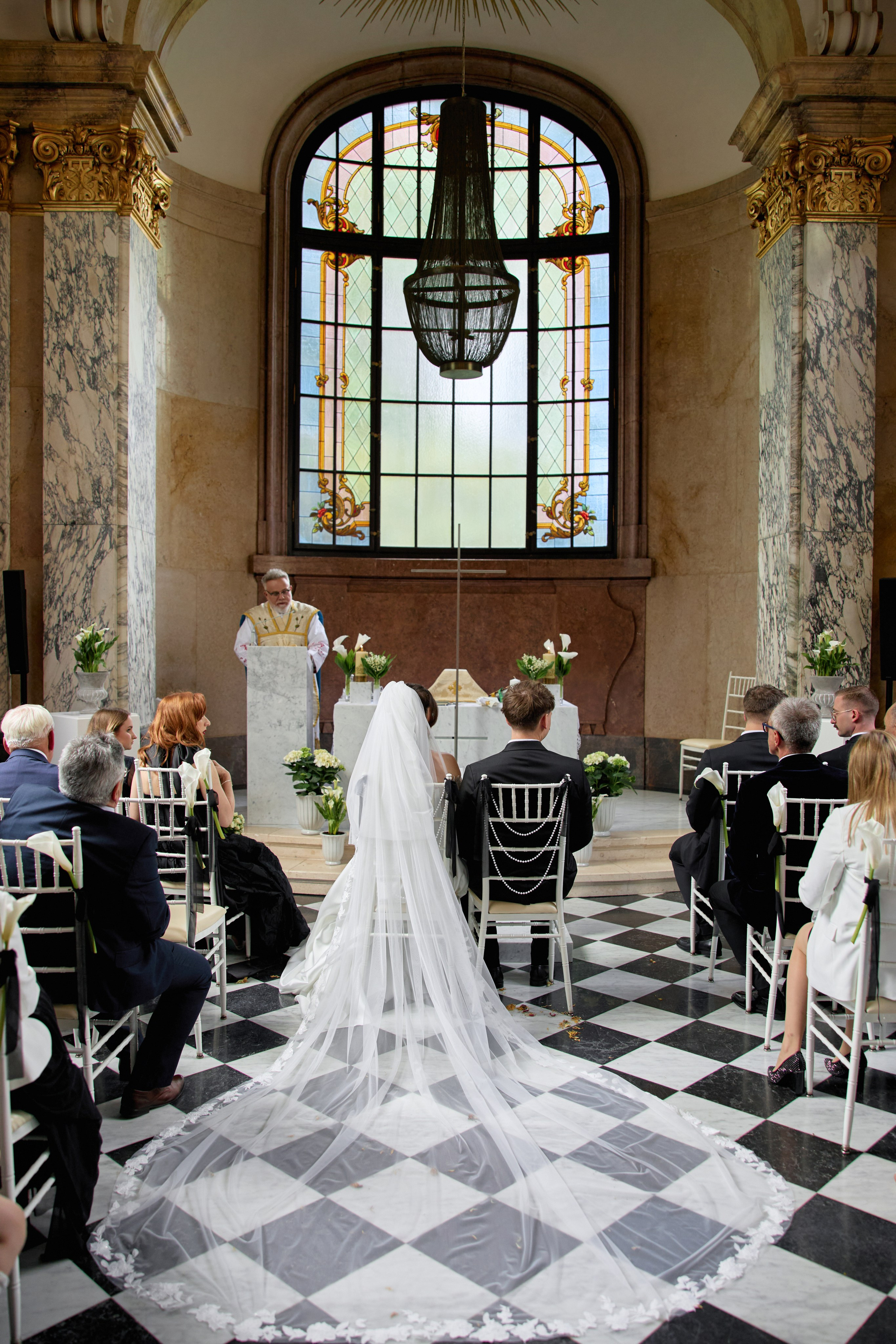 Wiktoria & Kacper. Pałac Goetz. Fotograf ślubny i rodzinny w Krakowie Yana Klymova