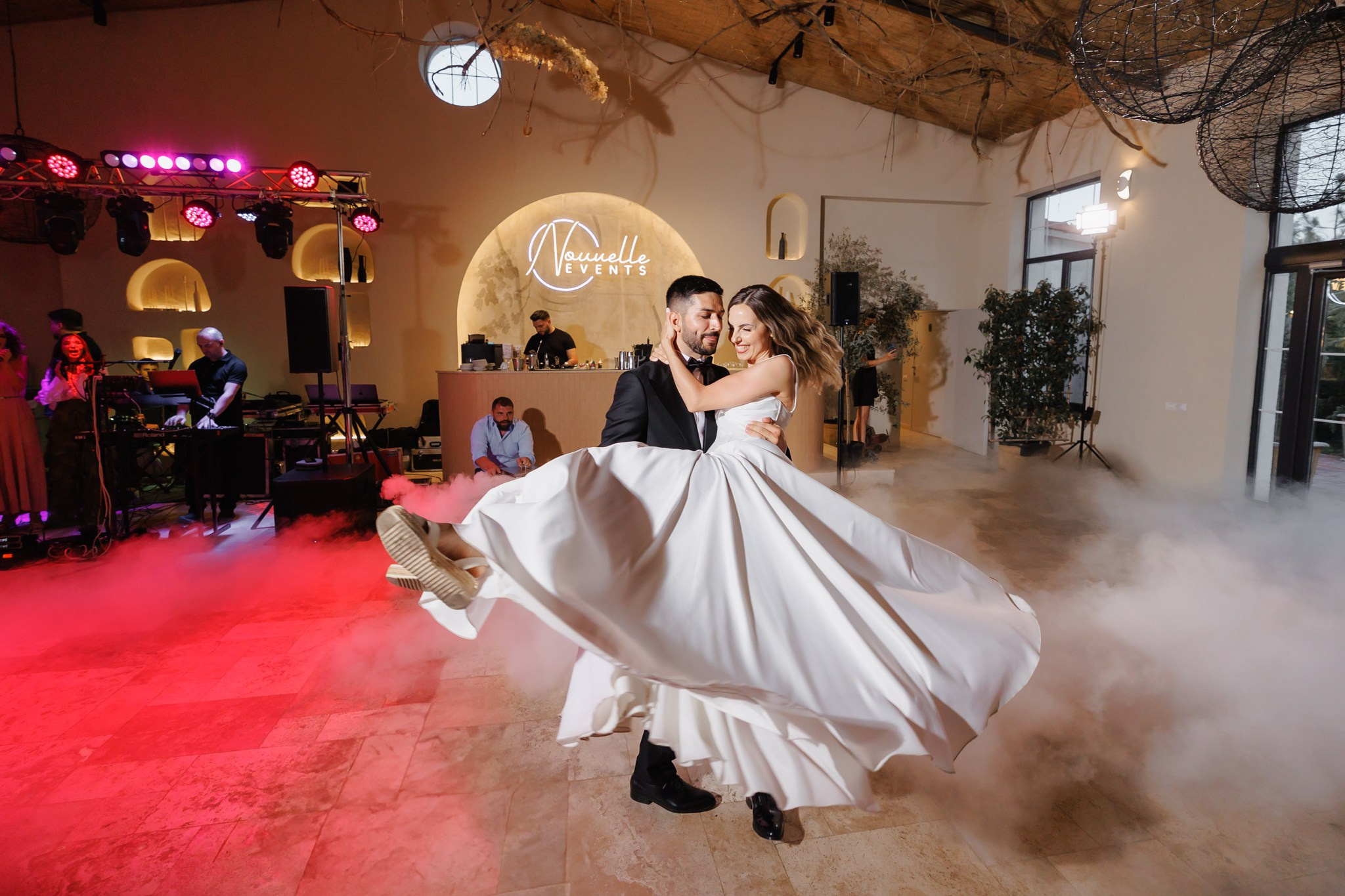 Mihaela si Nicolae - Nunta in locatie in aer liber la Nouvelle Events. Fotograf nunta Bucuresti - Manu Ivanciu | Fotograf botez