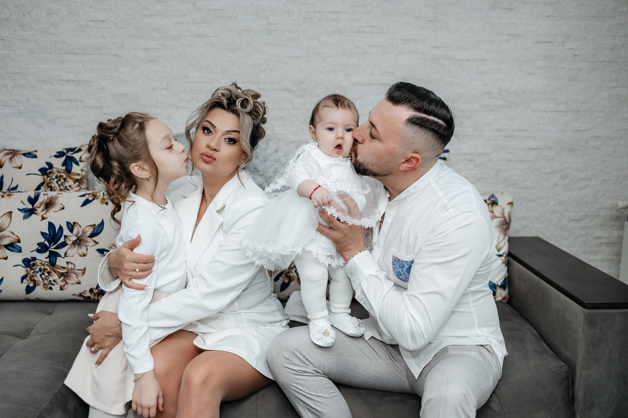 Minuni Cuminți. Fotograf Profesionist Piatra Neamț, Roman, Târgu Neamț, Bicaz, Neamț | Studio, Nuntă, Botez, Eveniment | FotoACTIV