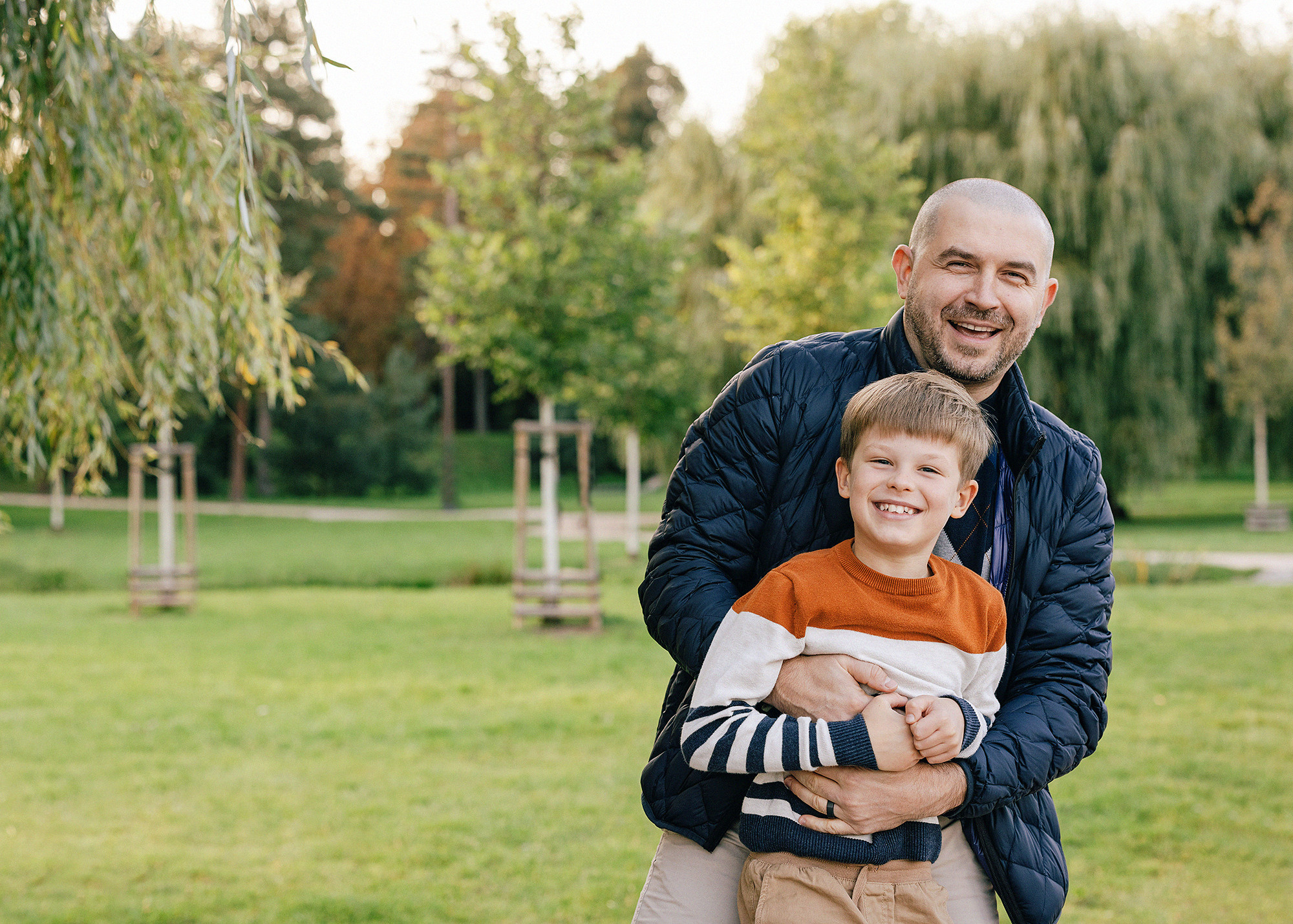 Виолетта и Георгий с детьми в парке. Семейный и свадебный фотограф в Праге Наталья Федори