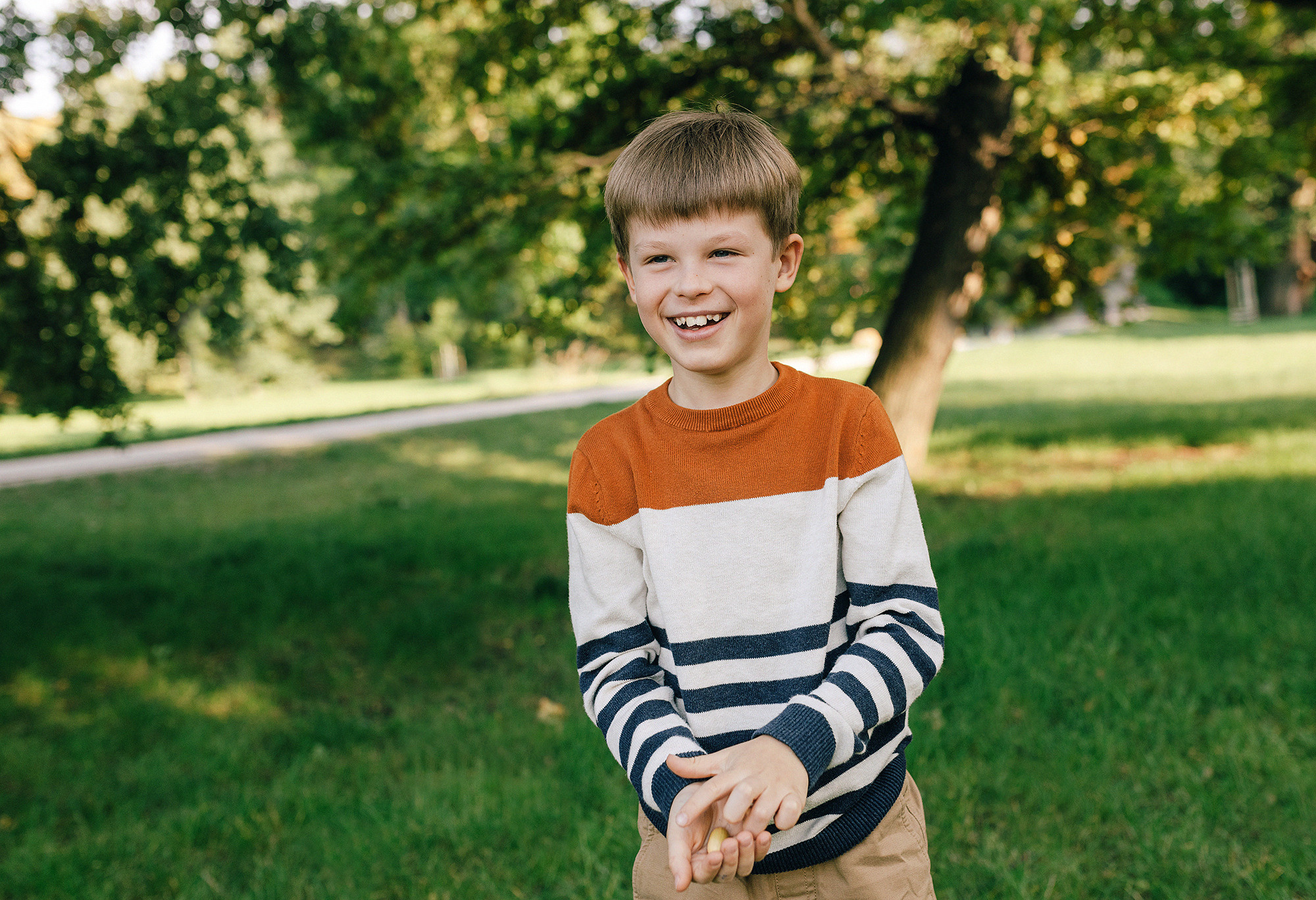 Виолетта и Георгий с детьми в парке. Семейный и свадебный фотограф в Праге Наталья Федори